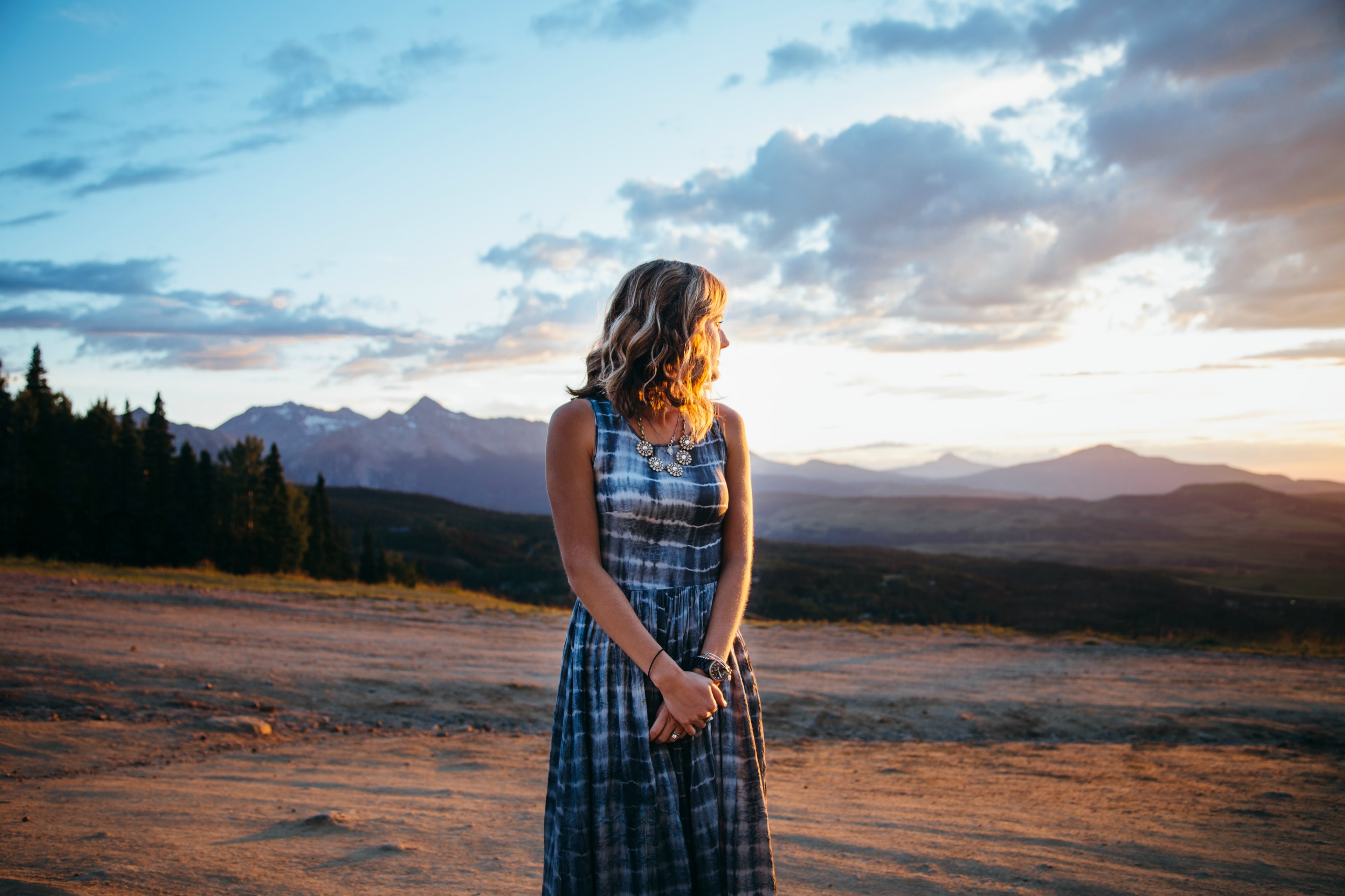 beautiful woman in tiedye summer dress with long hair enjoying the golden sun rays in telluride, woman in summer tiedye dress telluride 4k, HD Wallpaper