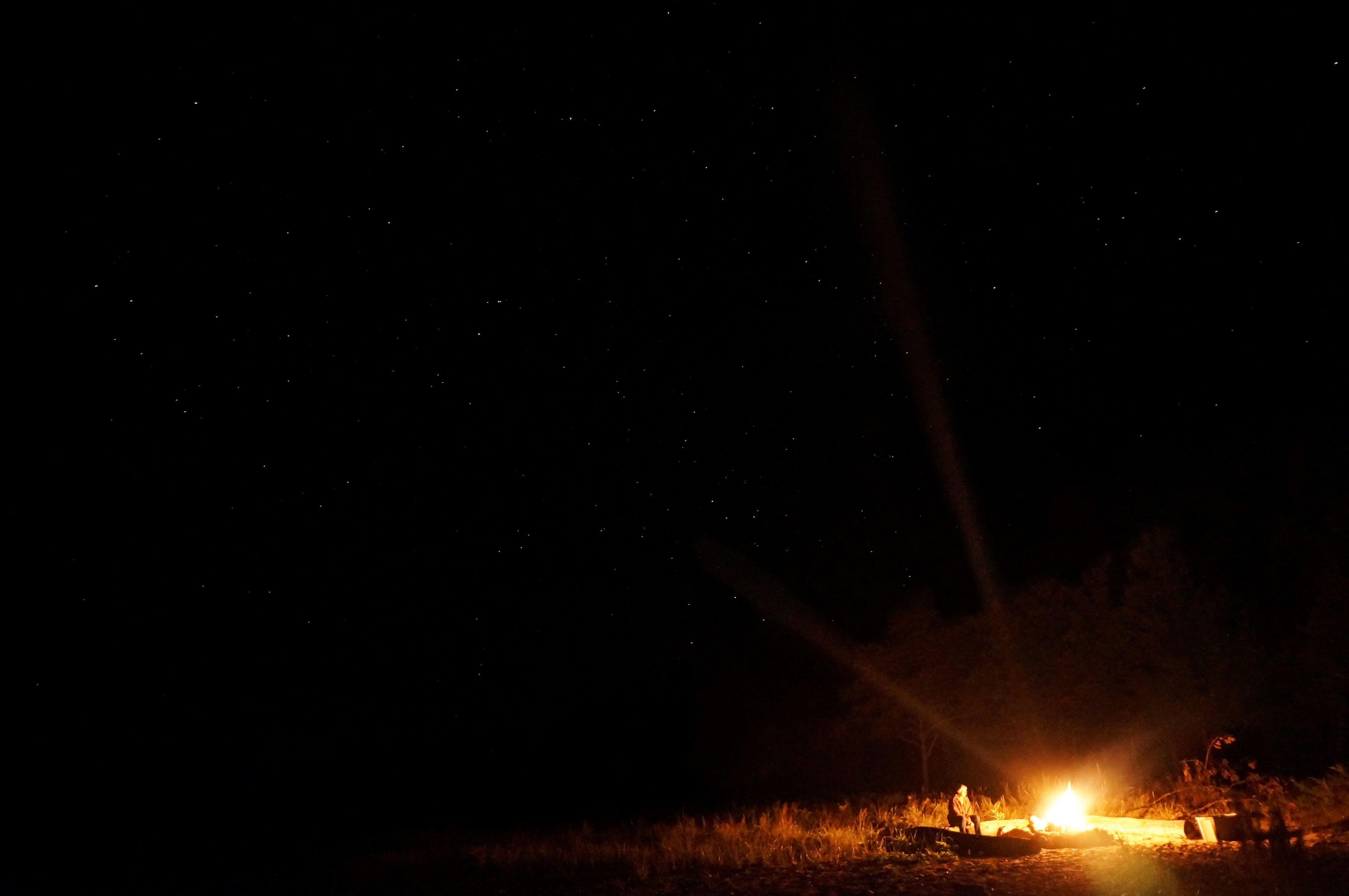 warmth in darkness 4k, HD Wallpaper