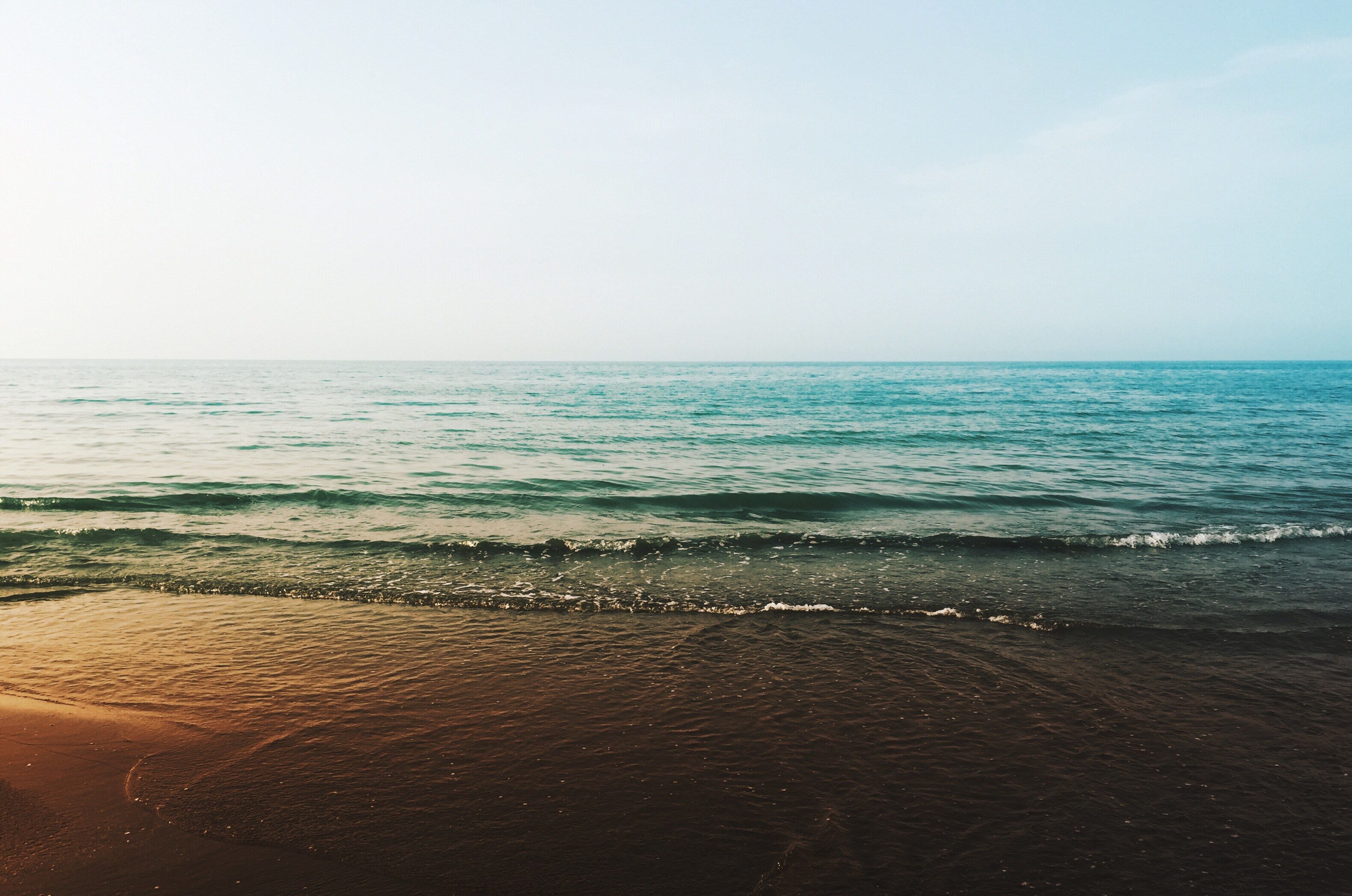 the sea and beach during golden hour in chaboksar, chaboksar beach 4k, HD Wallpaper