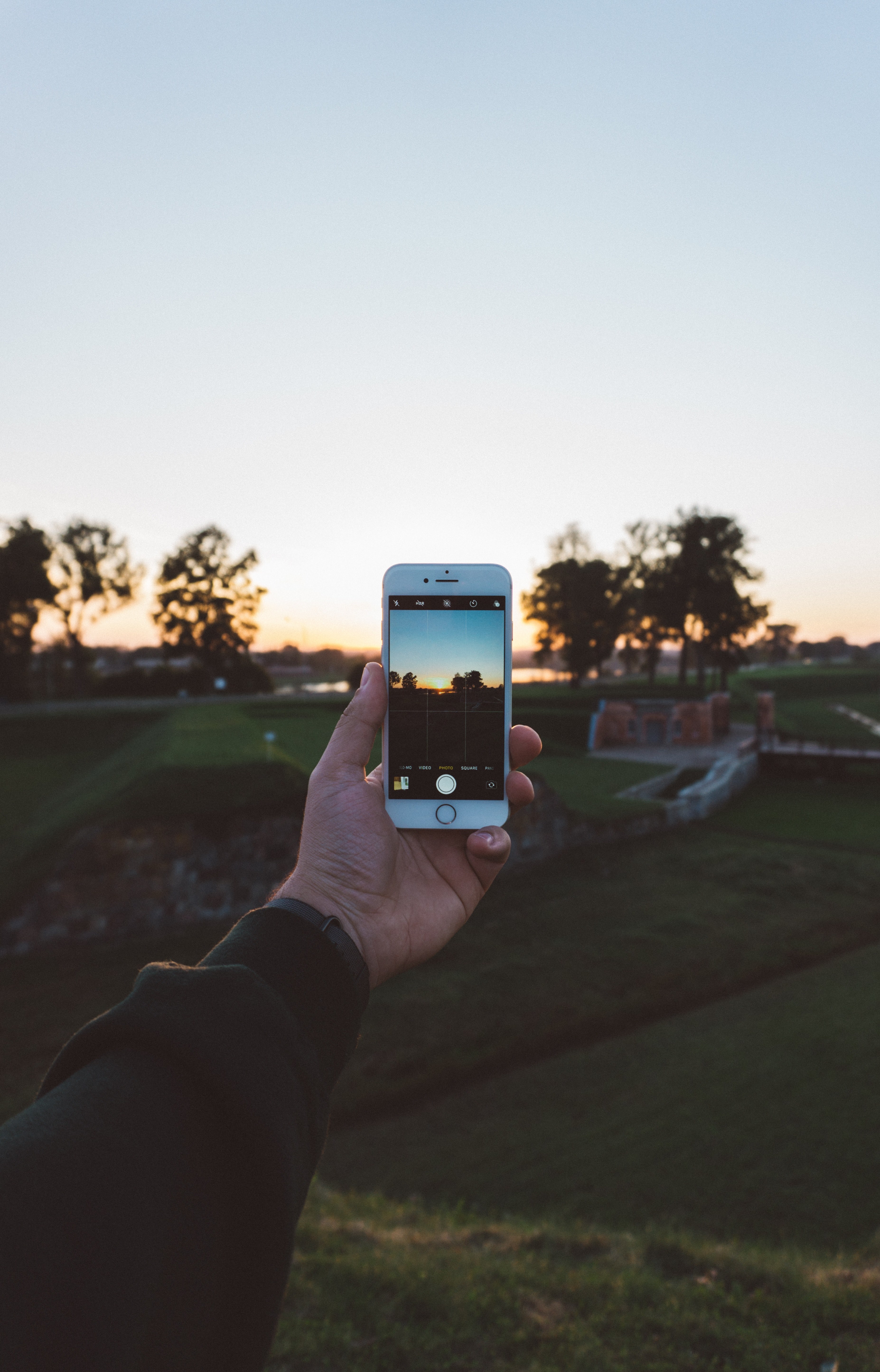 chasing sunsets 4k, Phone HD Wallpaper