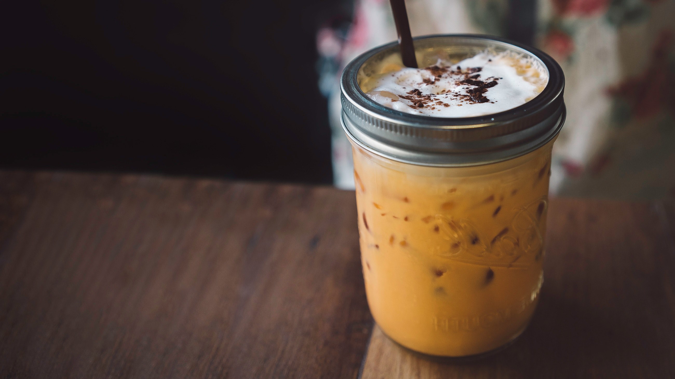 drink beverage foam and straw 4k, HD Wallpaper