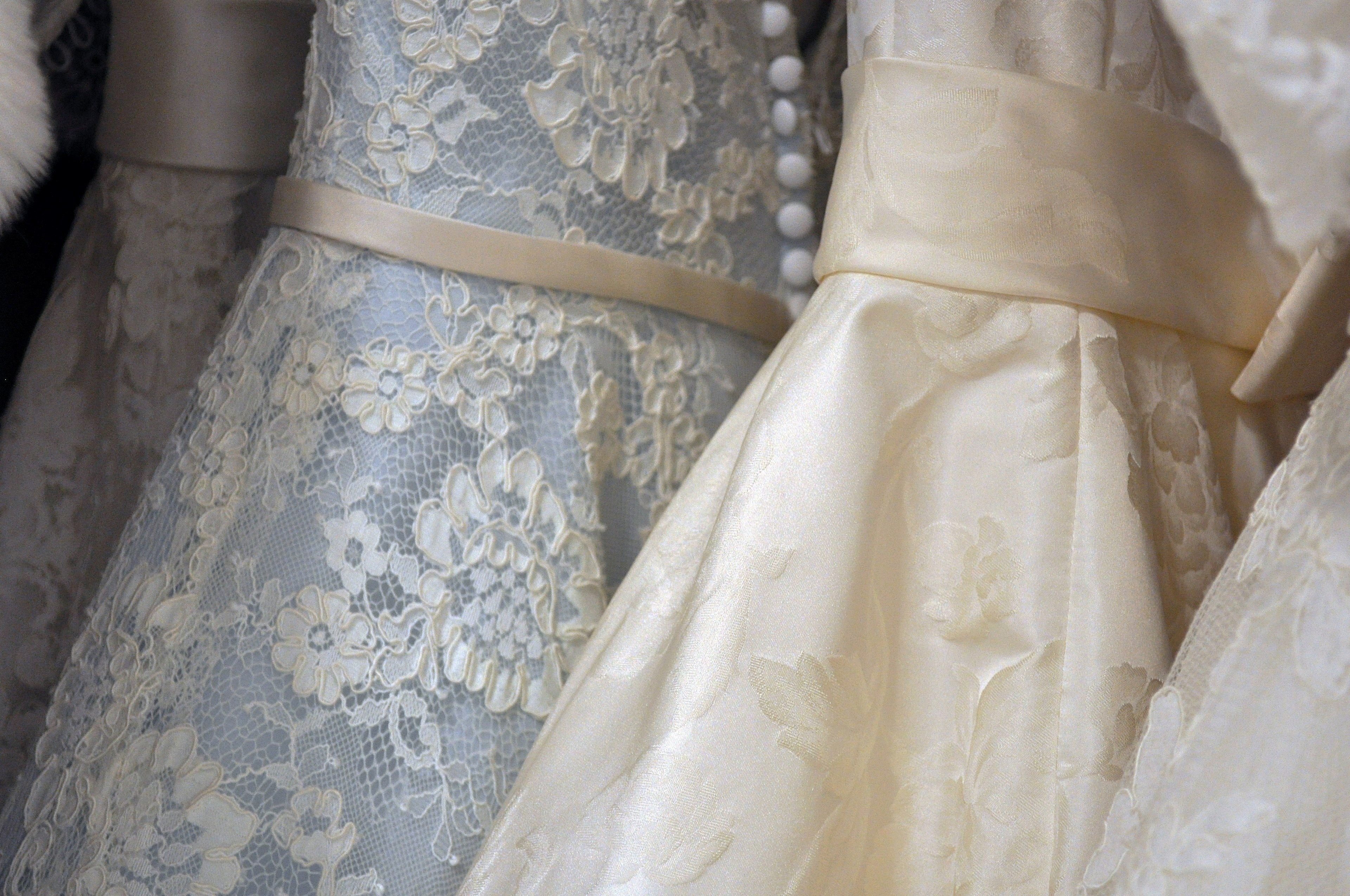 multiple lace wedding dresses in a row, wedding dress dreaming 4k, HD Wallpaper