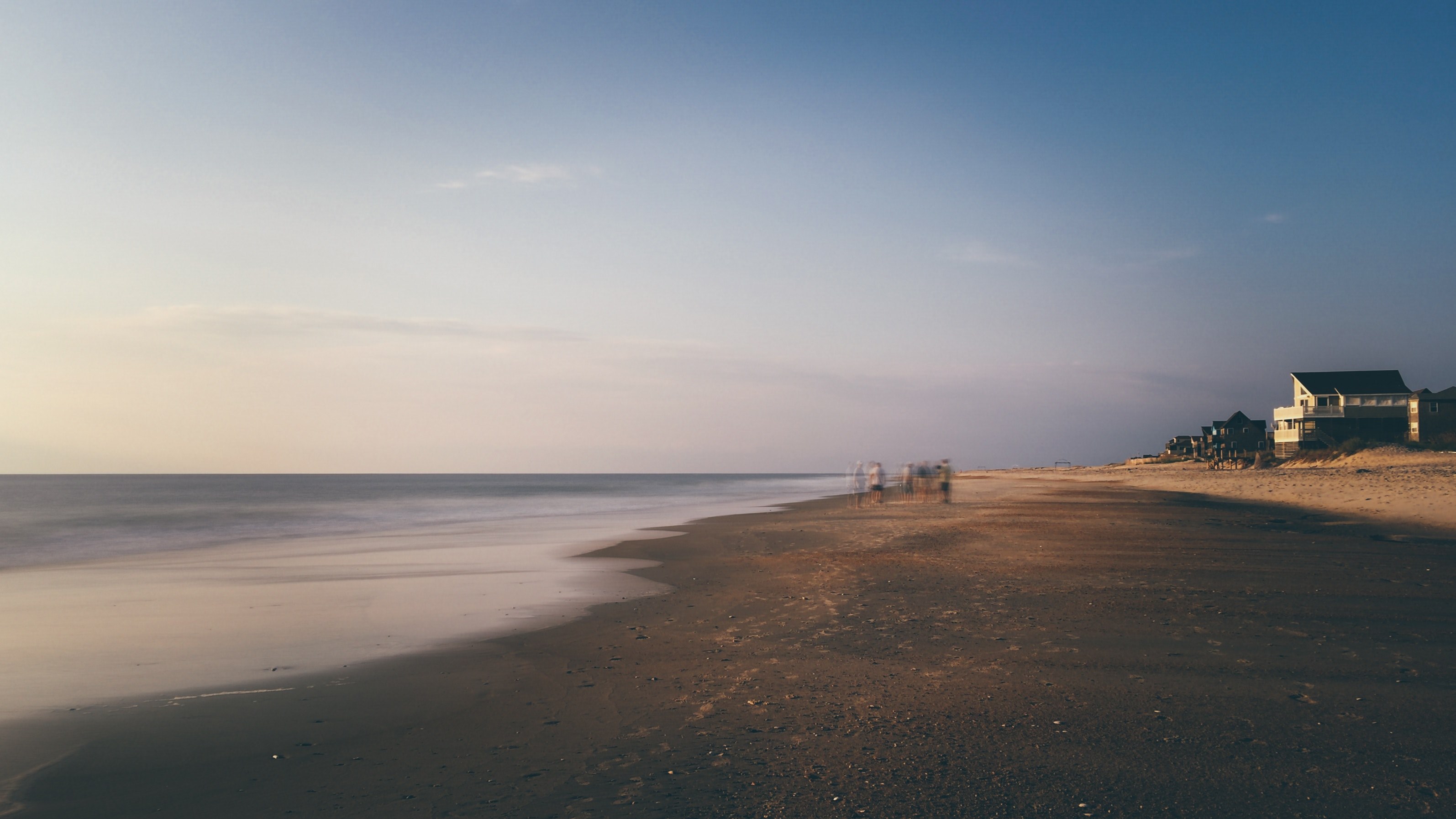 blurry landscape capture of people doing early during sunrise at a beach in rodanthe pier, rodanthe pier beach landscape 4k, HD Wallpaper