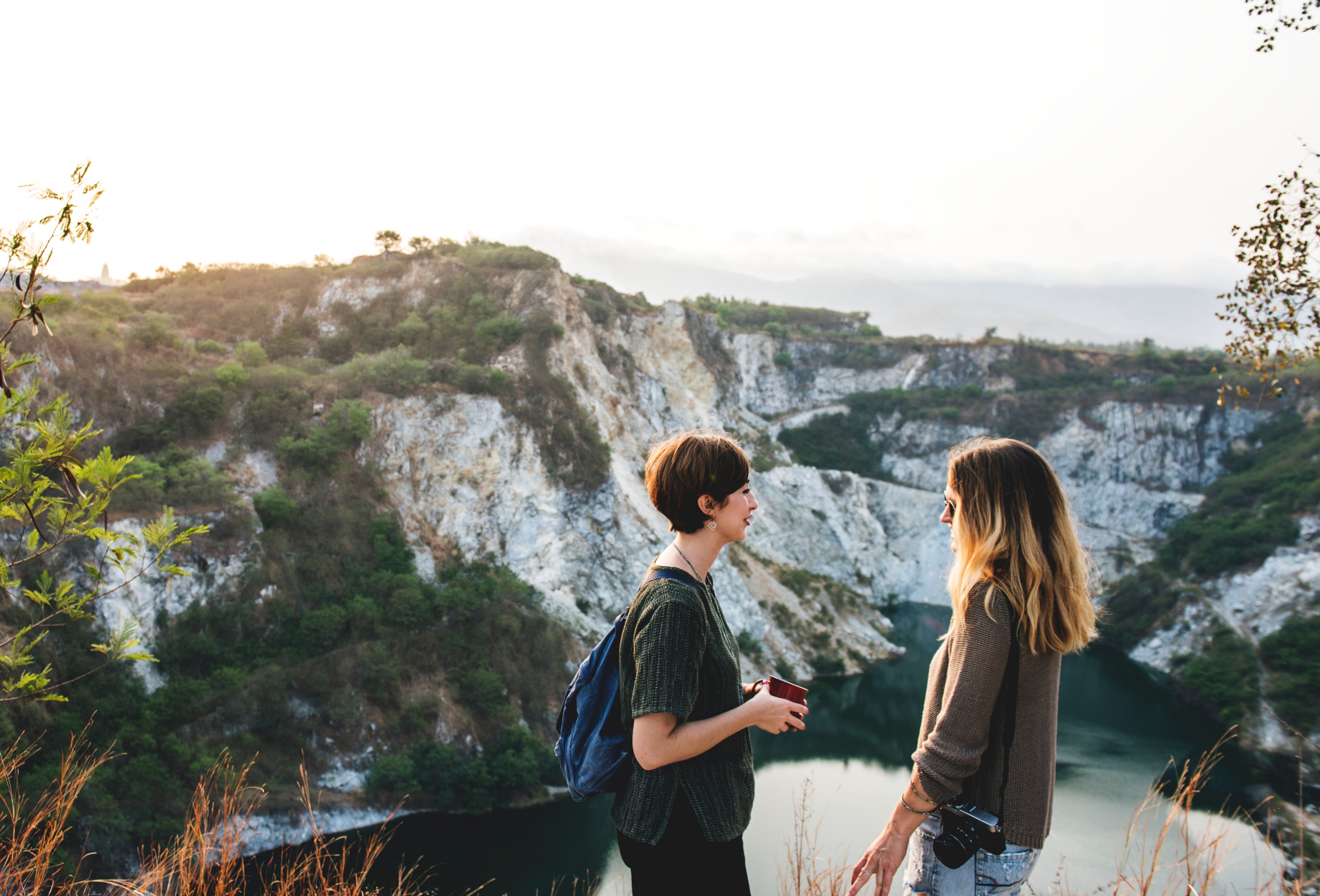 friend hiking travel and freedom 4k, HD Wallpaper