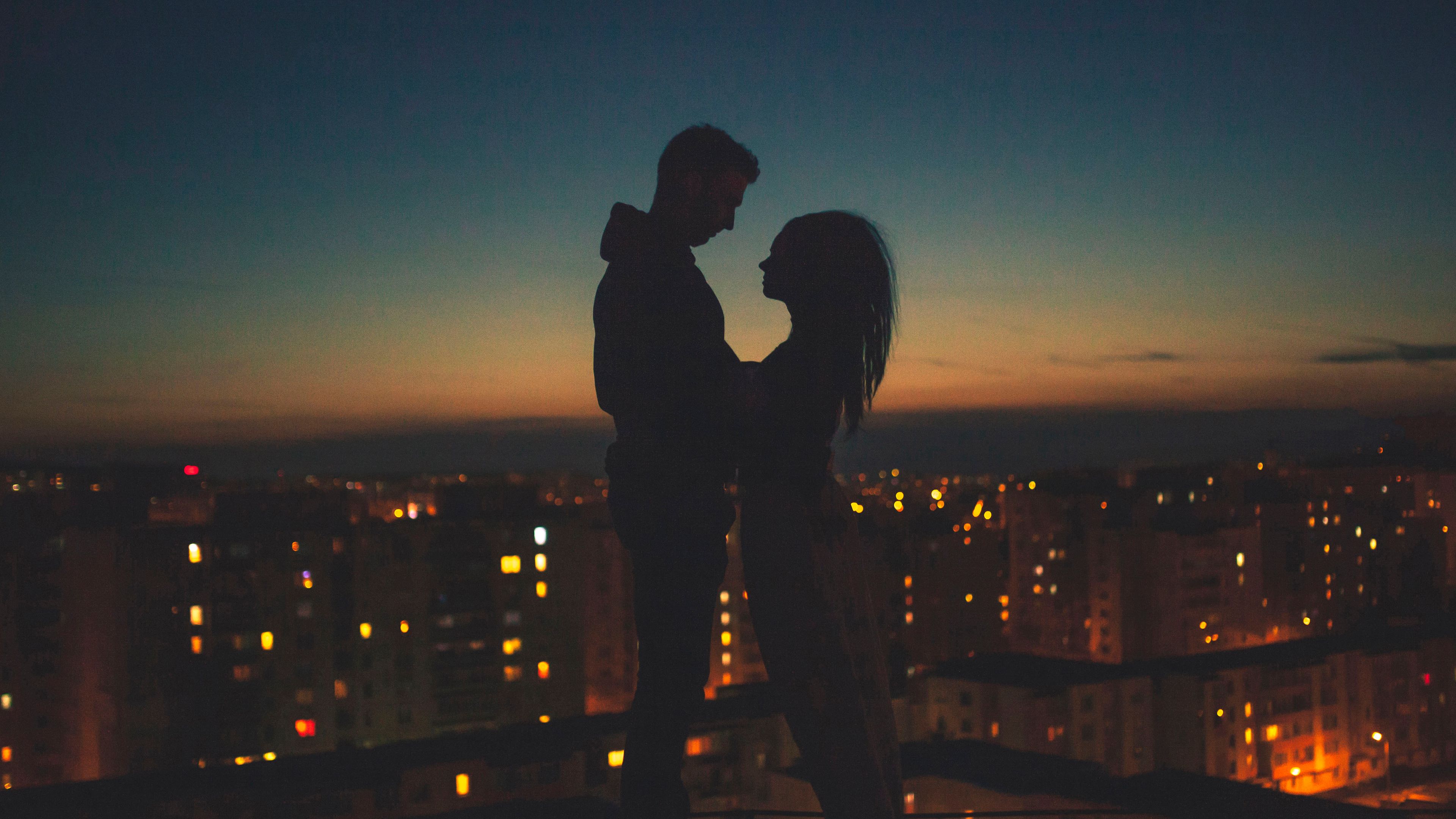 silhouettes, couple, romance, night city, 4k, HD Wallpaper