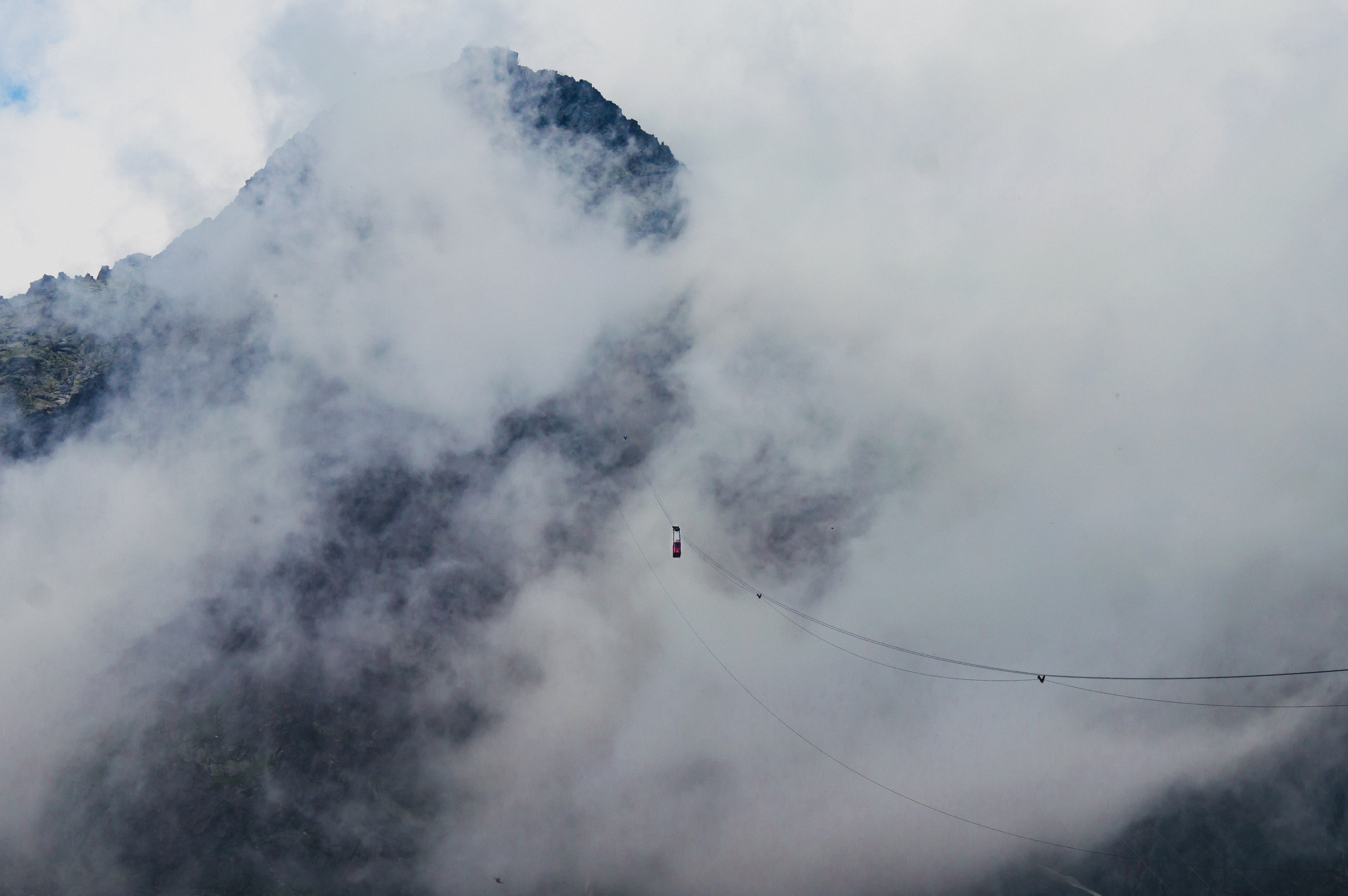 wires strung through tatra mountains on a cloudy foggy day, into the clouds 4k, HD Wallpaper
