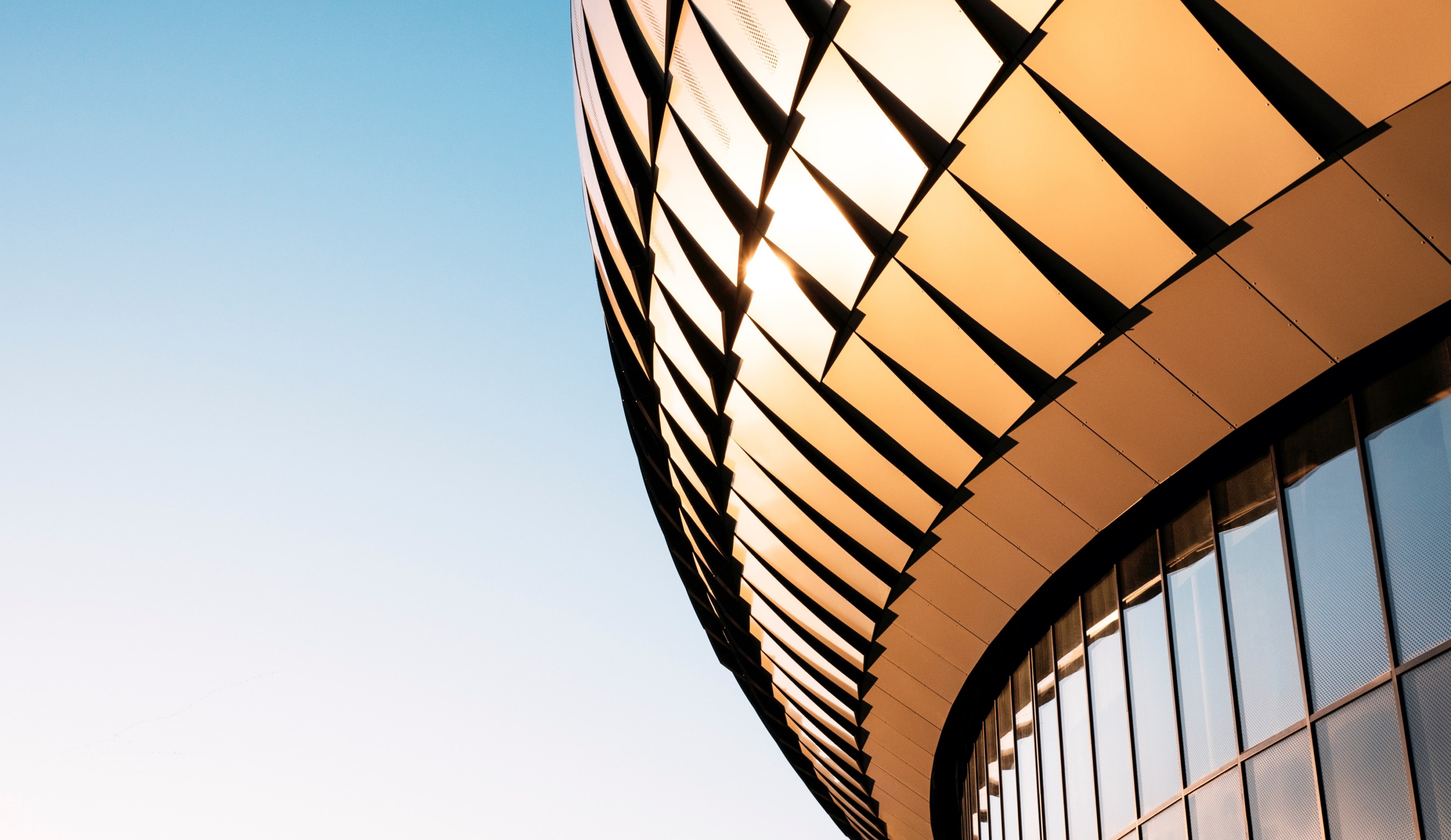 glossy plates in the exterior of a building reflecting sunlight, sunlight in a modern facade 4k, HD Wallpaper