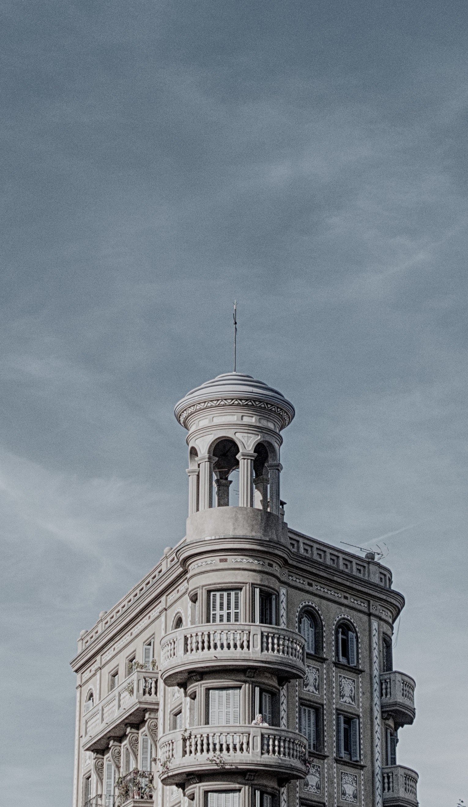 living in barcelona 4k, Phone HD Wallpaper