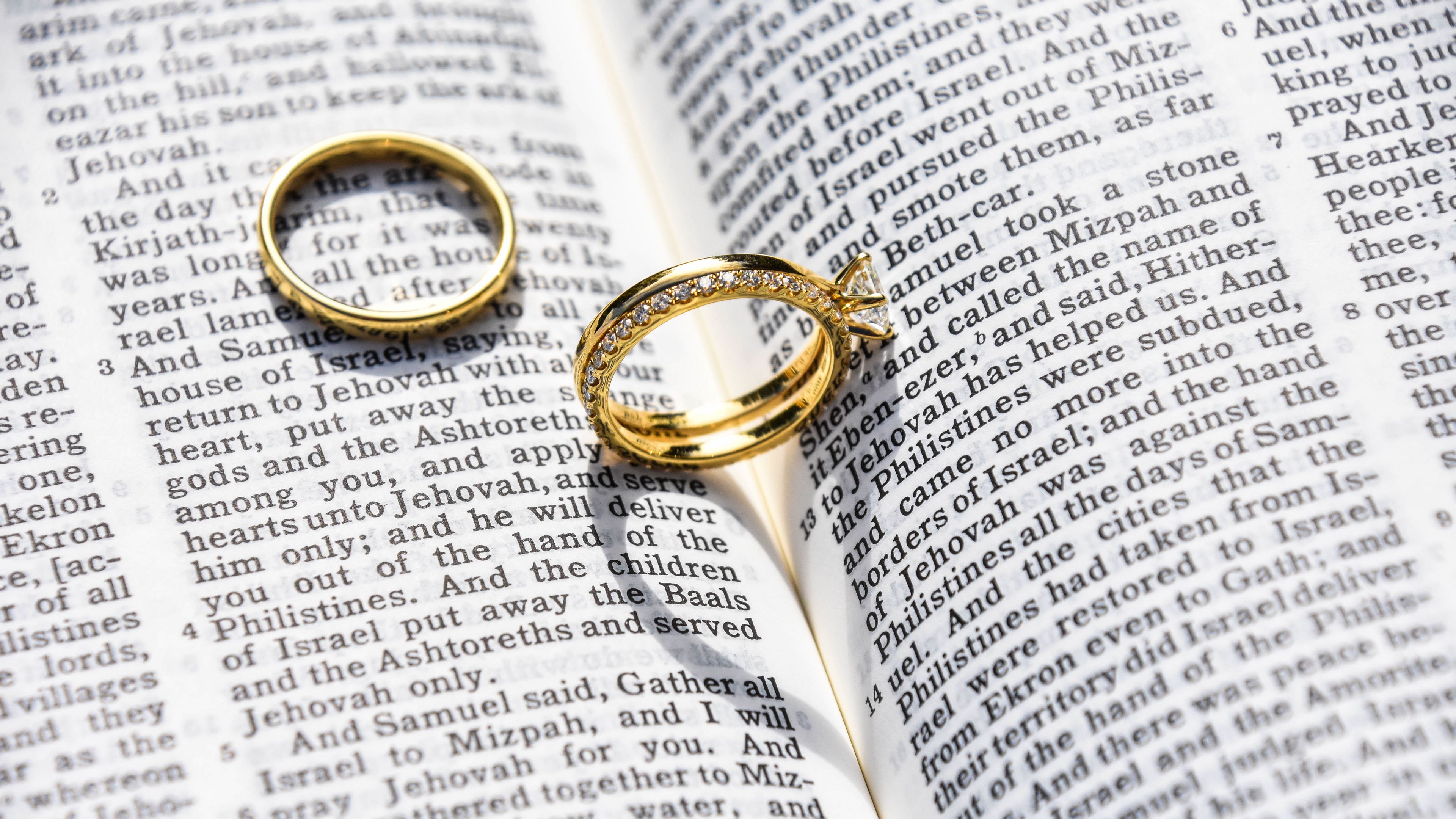 rings, jewelry, book, 4k, HD Wallpaper