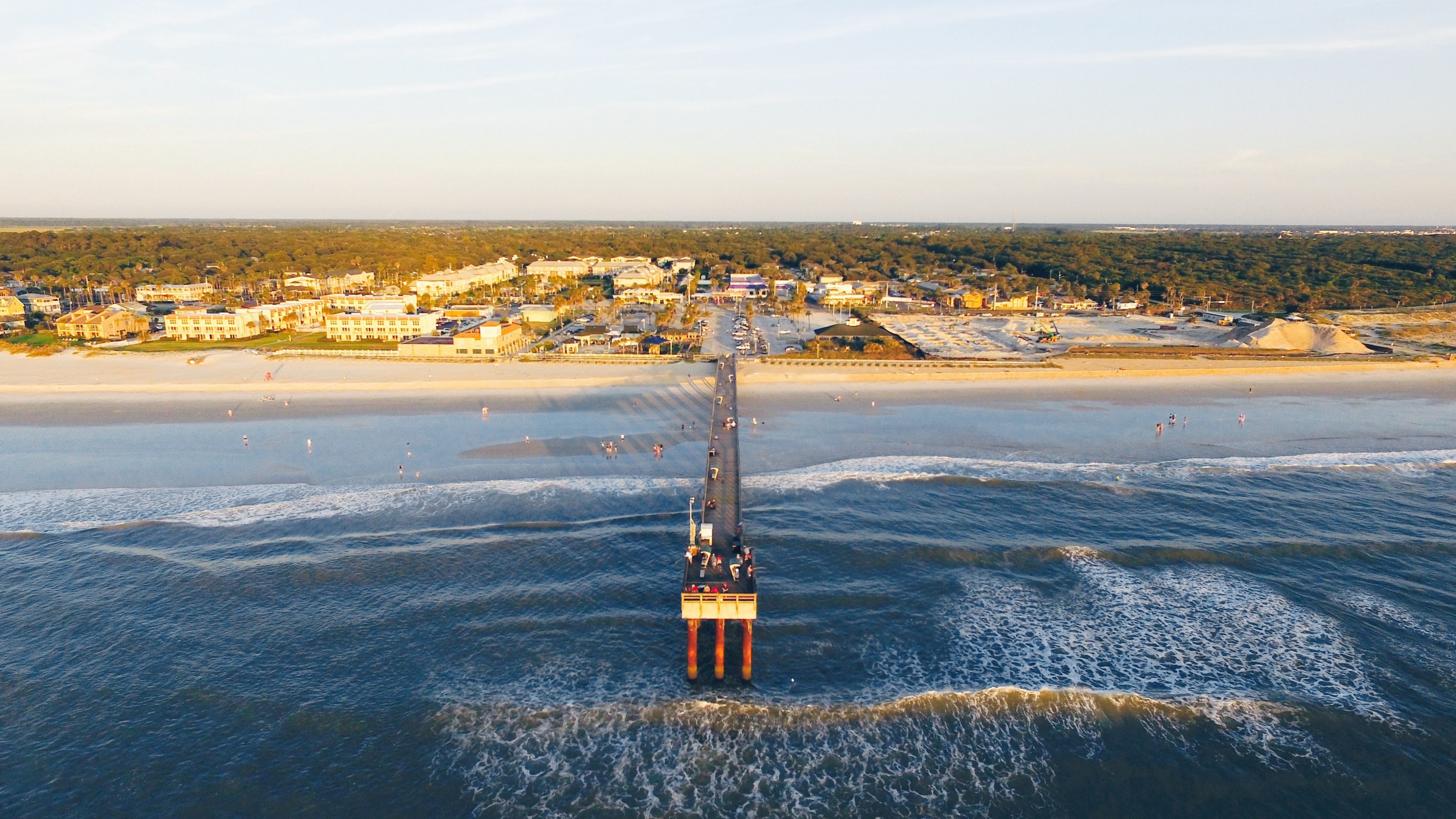 drone view of an ocean pier in the coastal town of st augustine florida, st_ aug 4k, HD Wallpaper