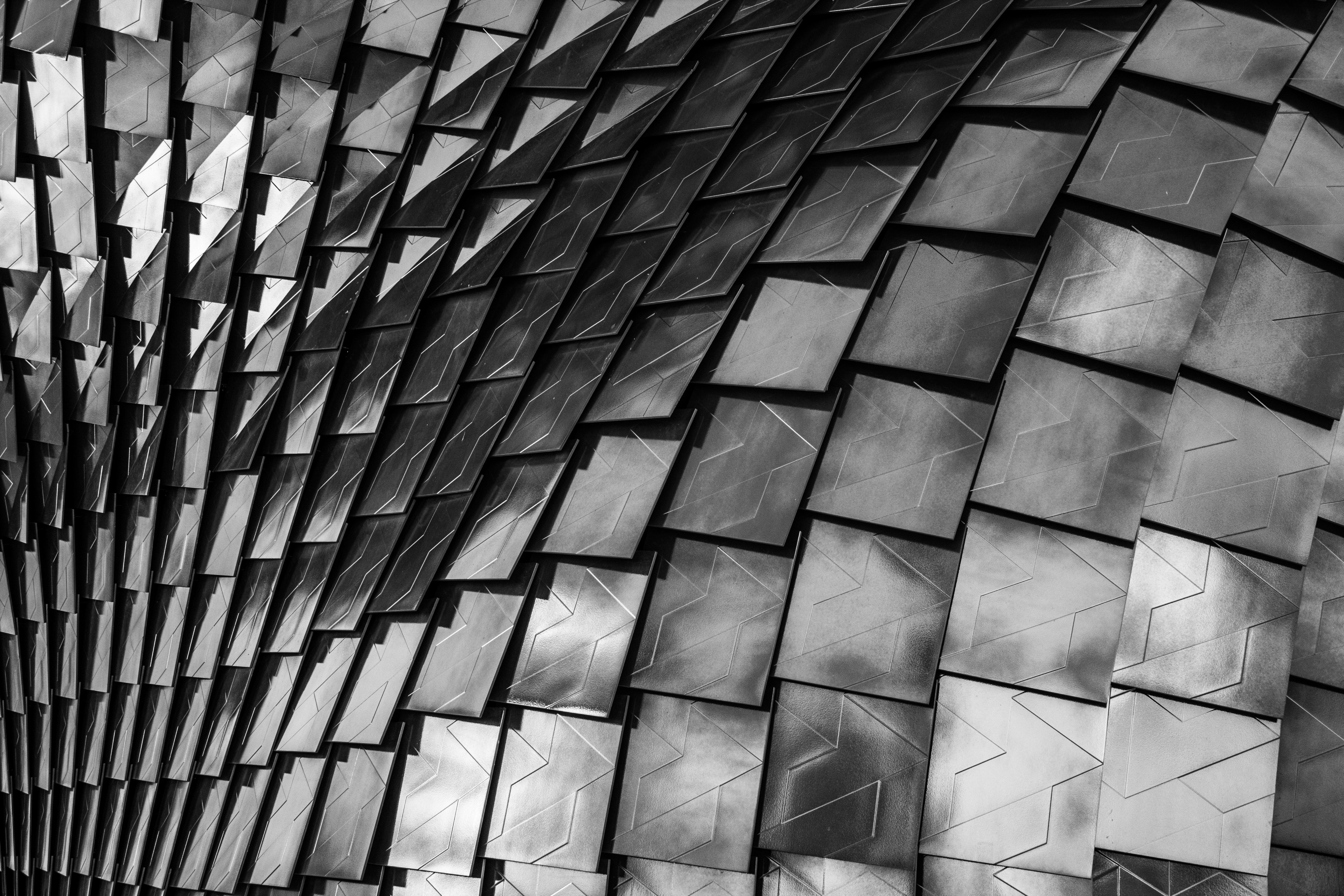 black and white shot of undulating patterned architecture with reflection metropolitan city of milan, building scales 4k, HD Wallpaper