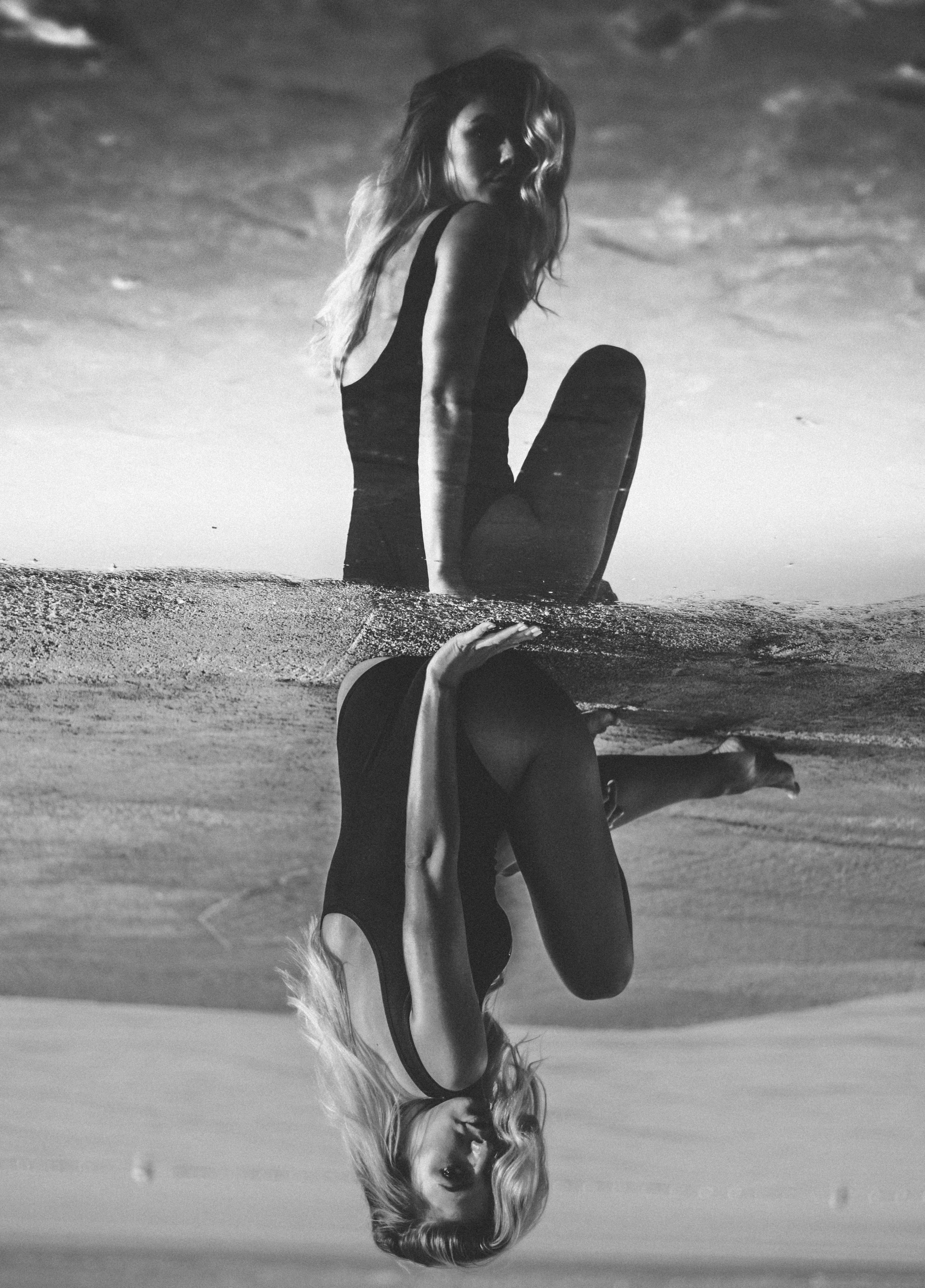 reflection black and white model and swimsuit hd, 4k, Phone HD Wallpaper