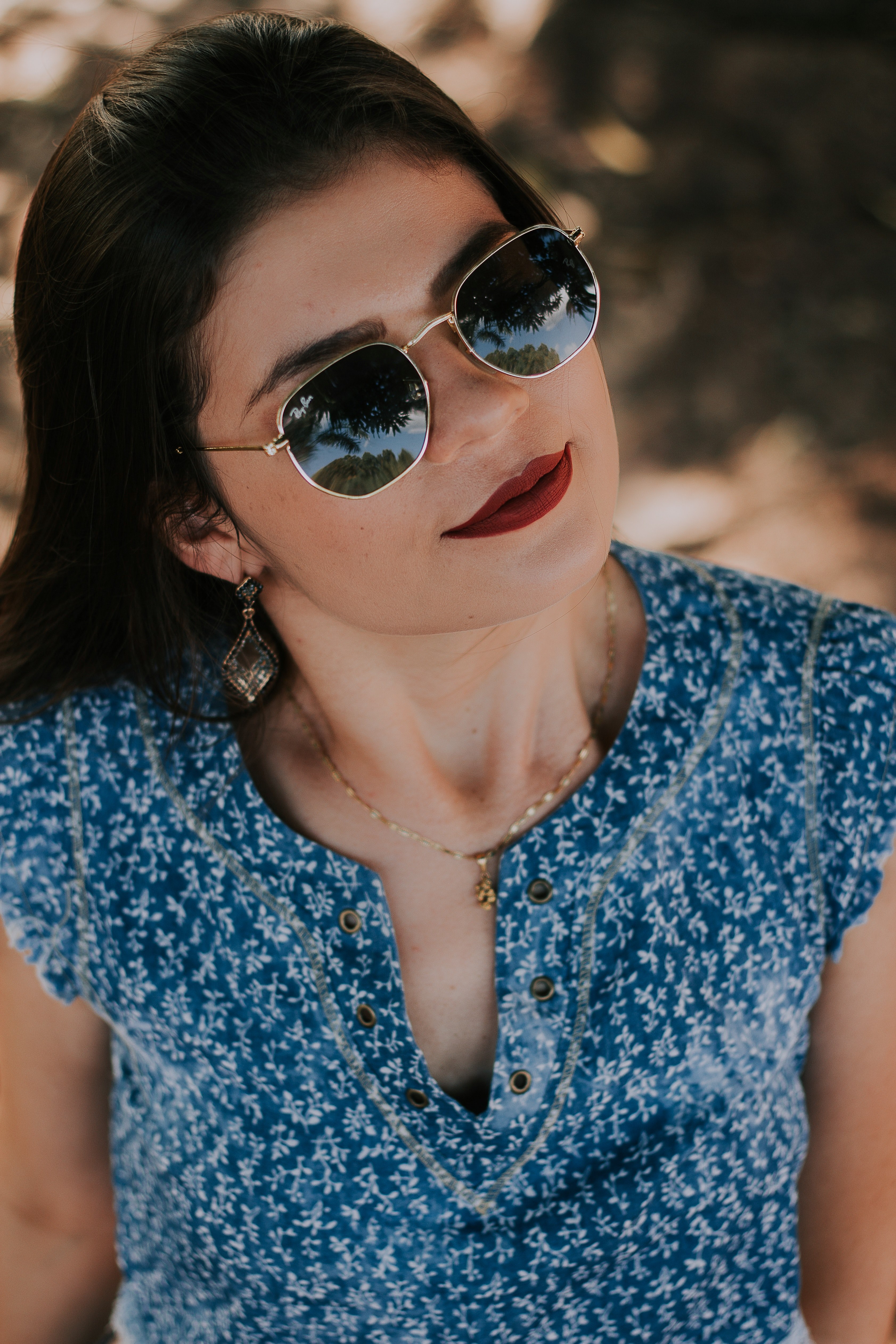 a portrait of a woman in sunglasses and crimson lipstick looking at the camera, woman in crimson lipstick 4k, Phone HD Wallpaper