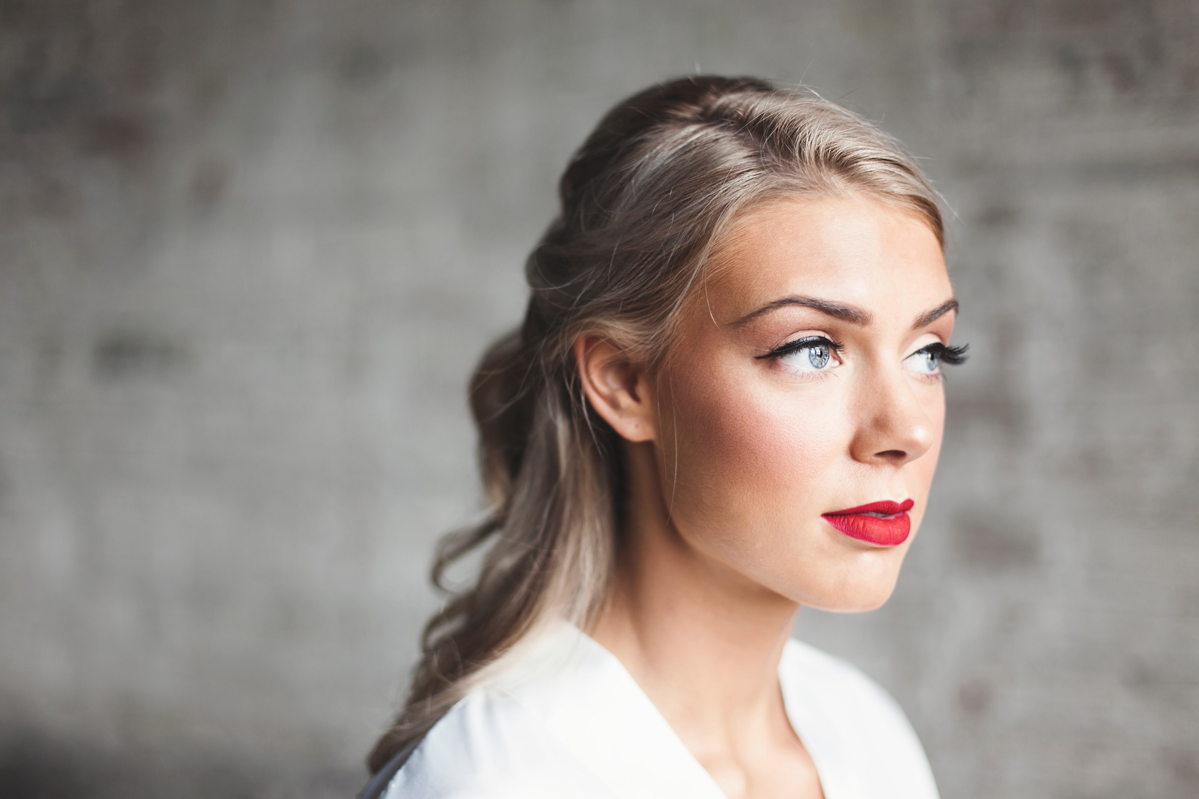 woman in bridal makeup with a bold red lip, the call of the void 4k, HD Wallpaper