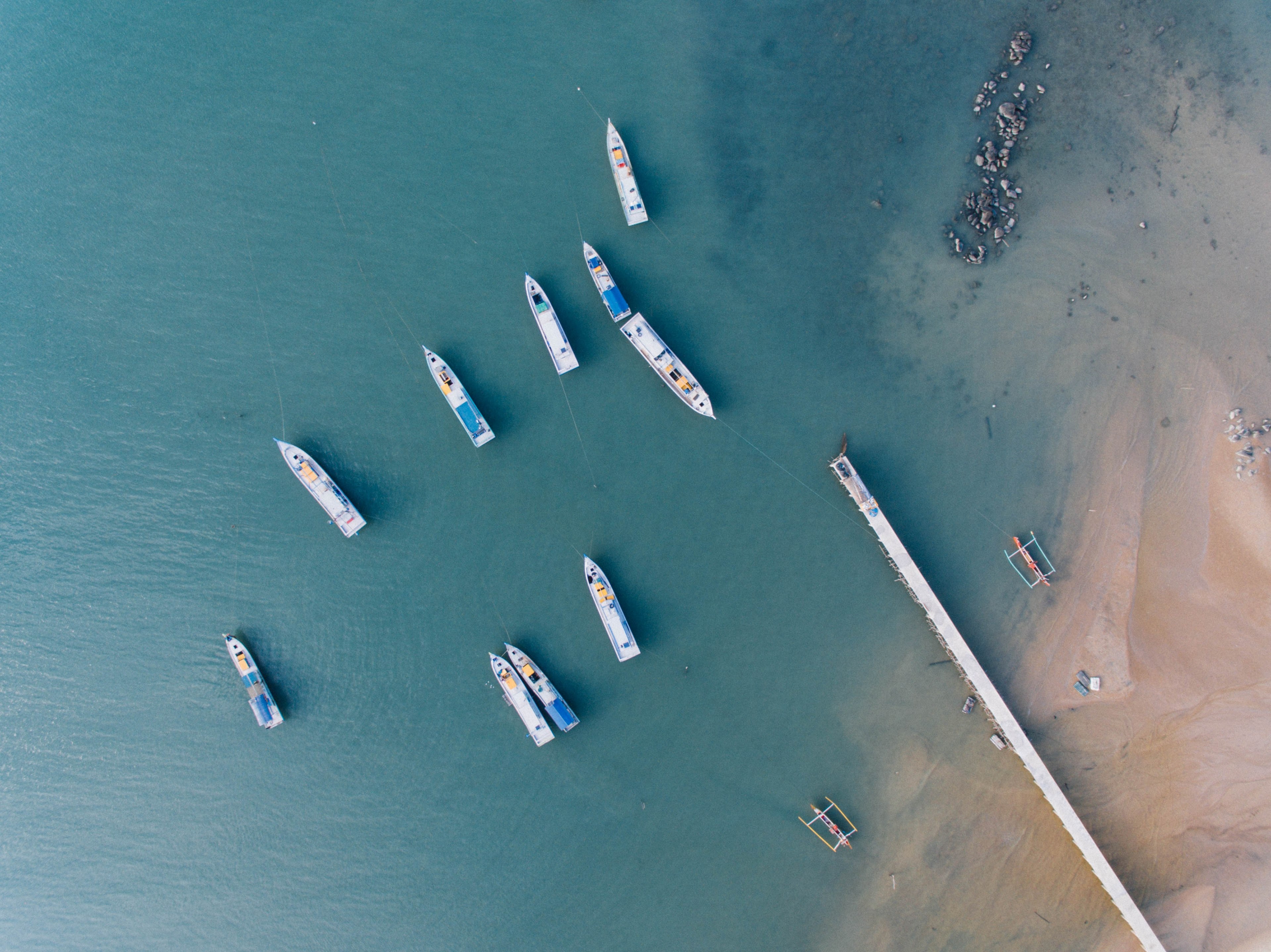 aerial view drone view water and boat 4k, HD Wallpaper