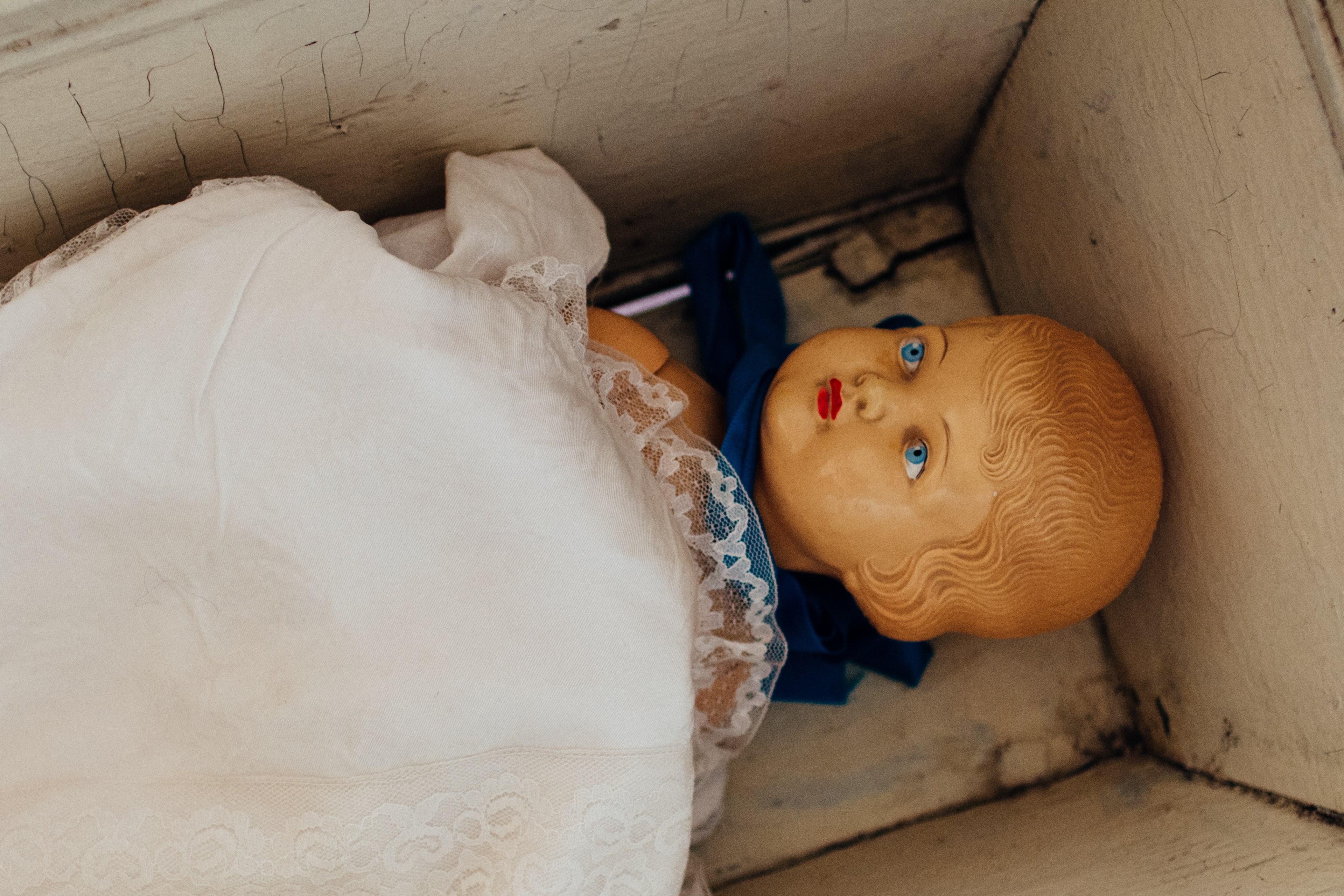a baby doll in a cradle with a white lace over it, baby doll in a cradle 4k, HD Wallpaper
