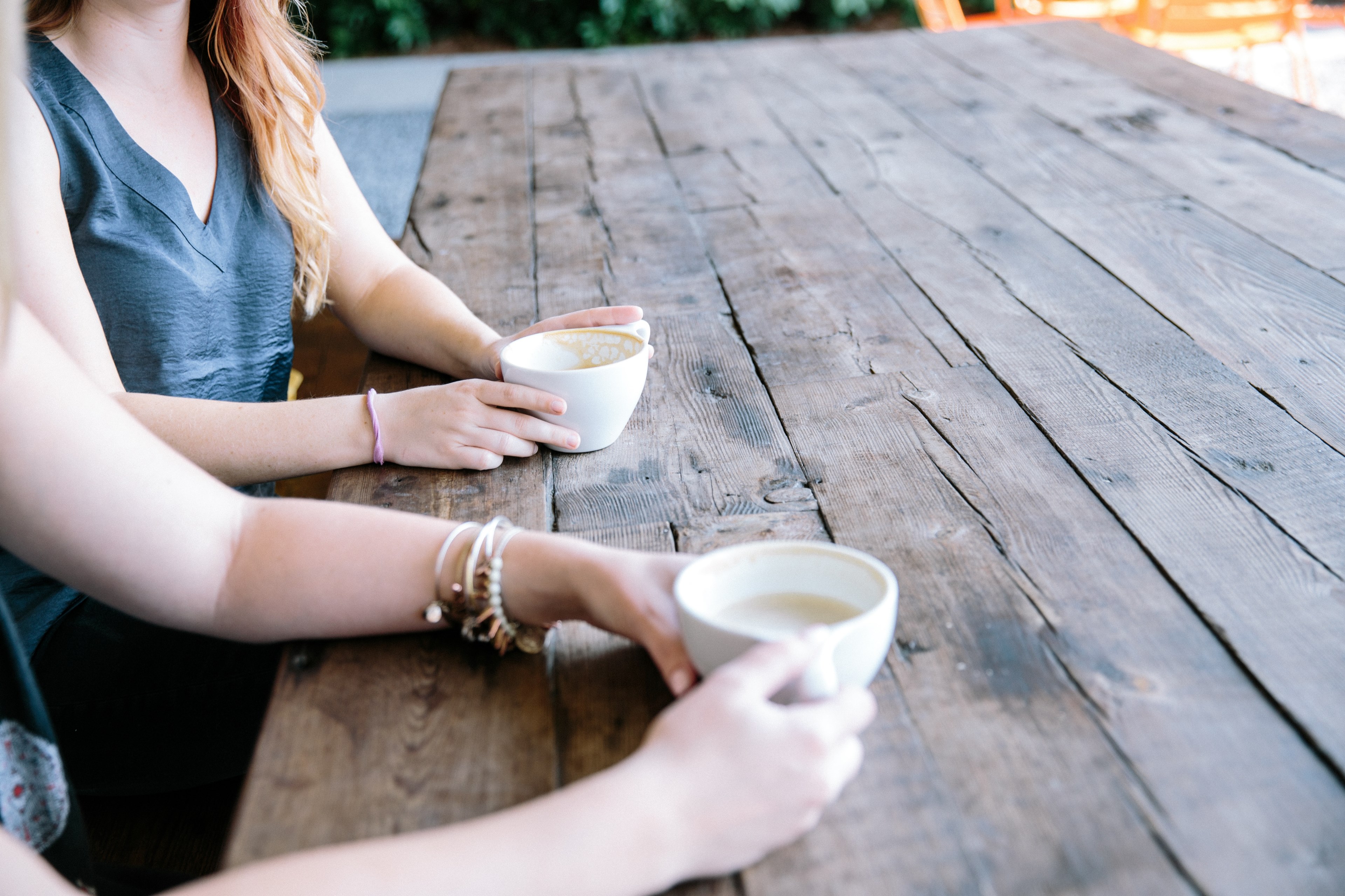 community person coffee shop and coffee 4k, HD Wallpaper