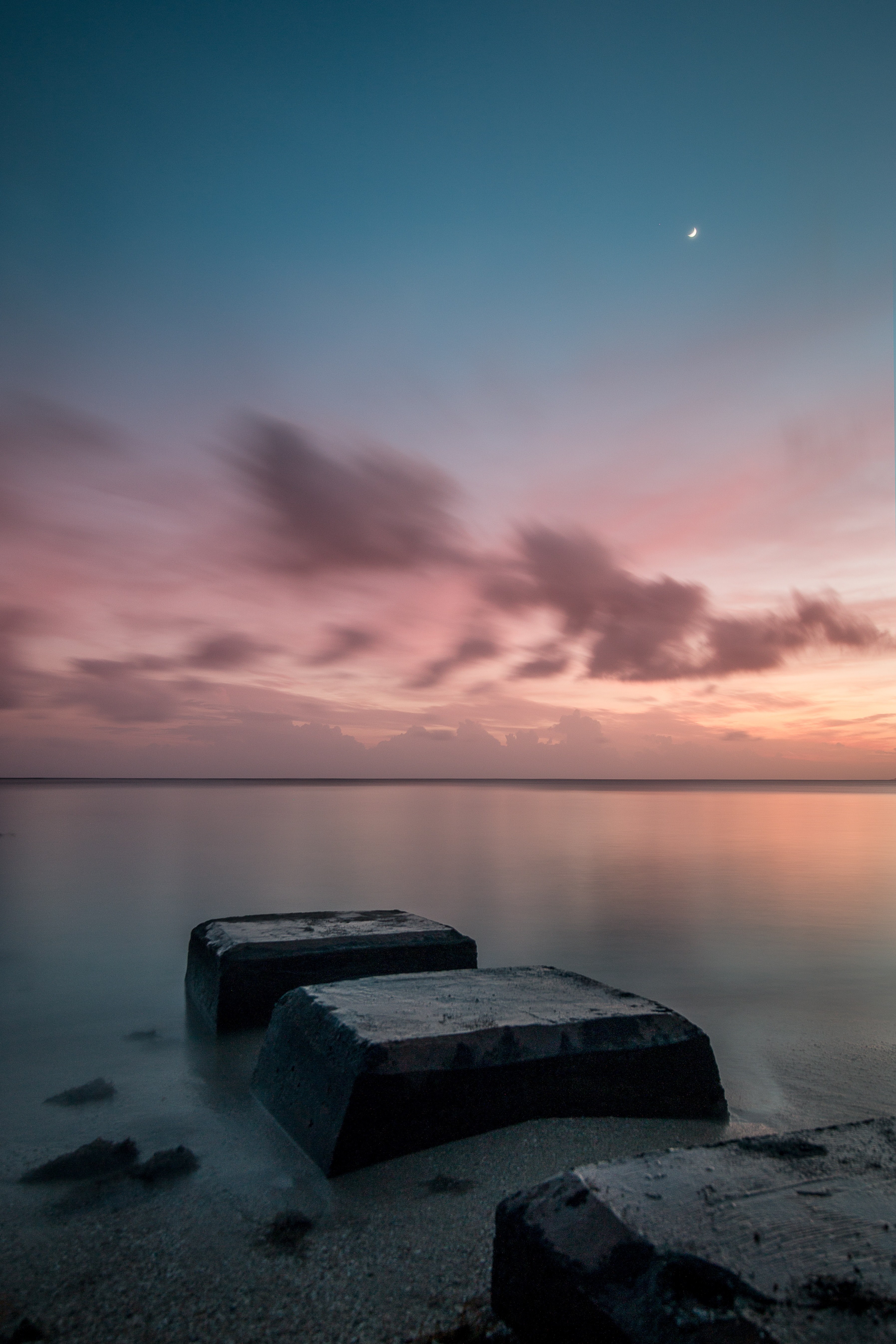 lost in thought 4k, Phone HD Wallpaper