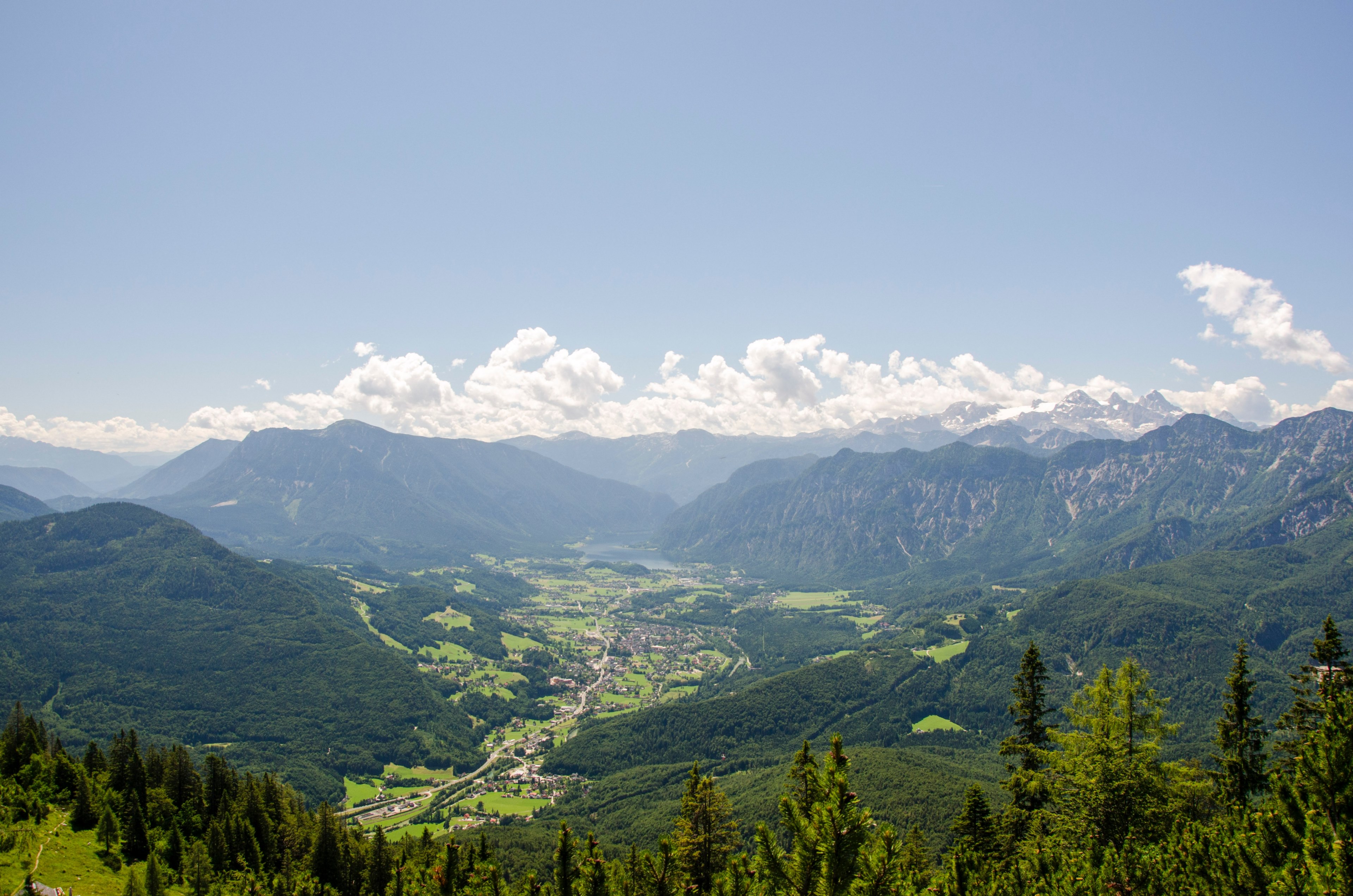 a picturesque town in a mountain valley, bad goisern mountain town 4k, HD Wallpaper