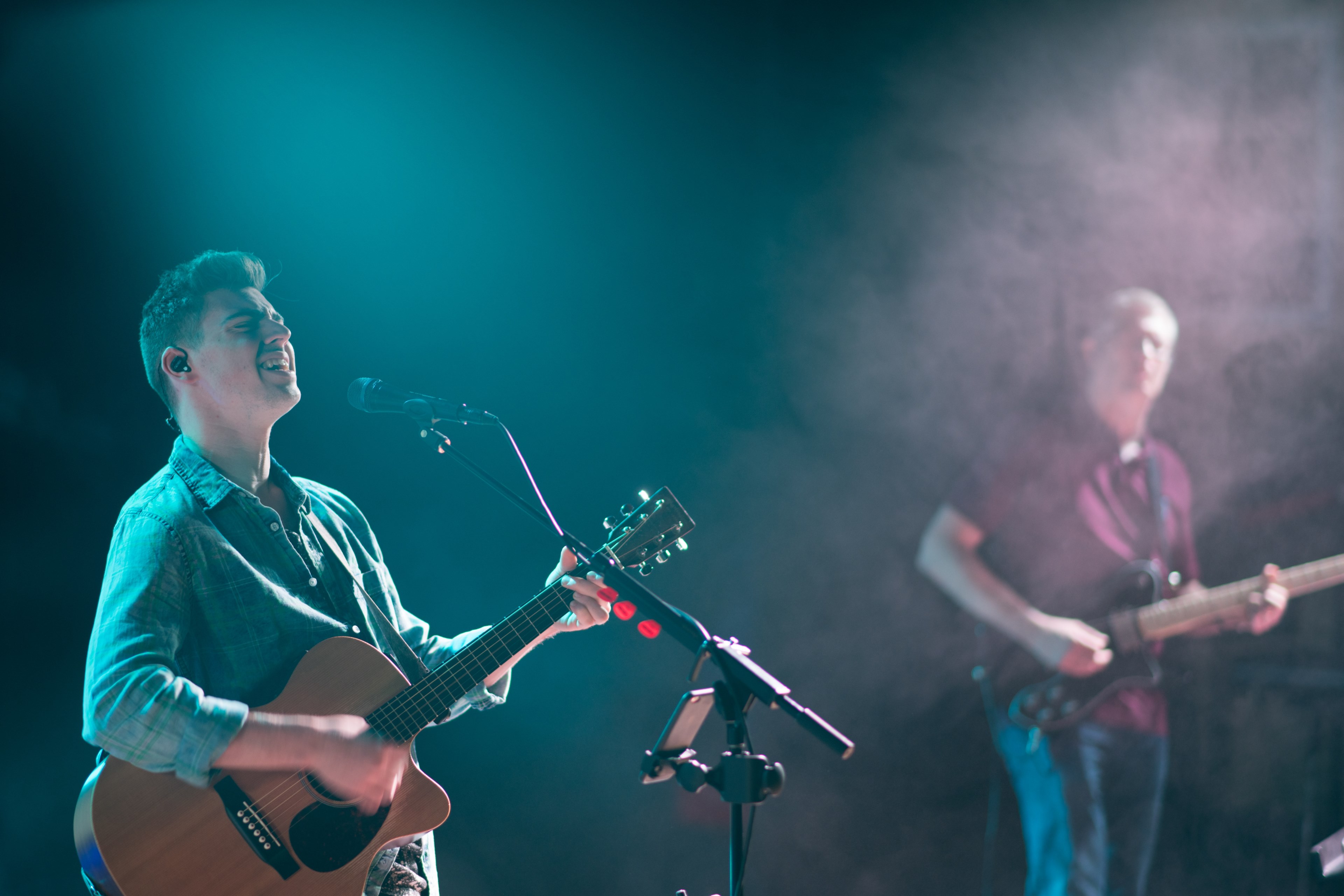 man singer guitar and band 4k, HD Wallpaper