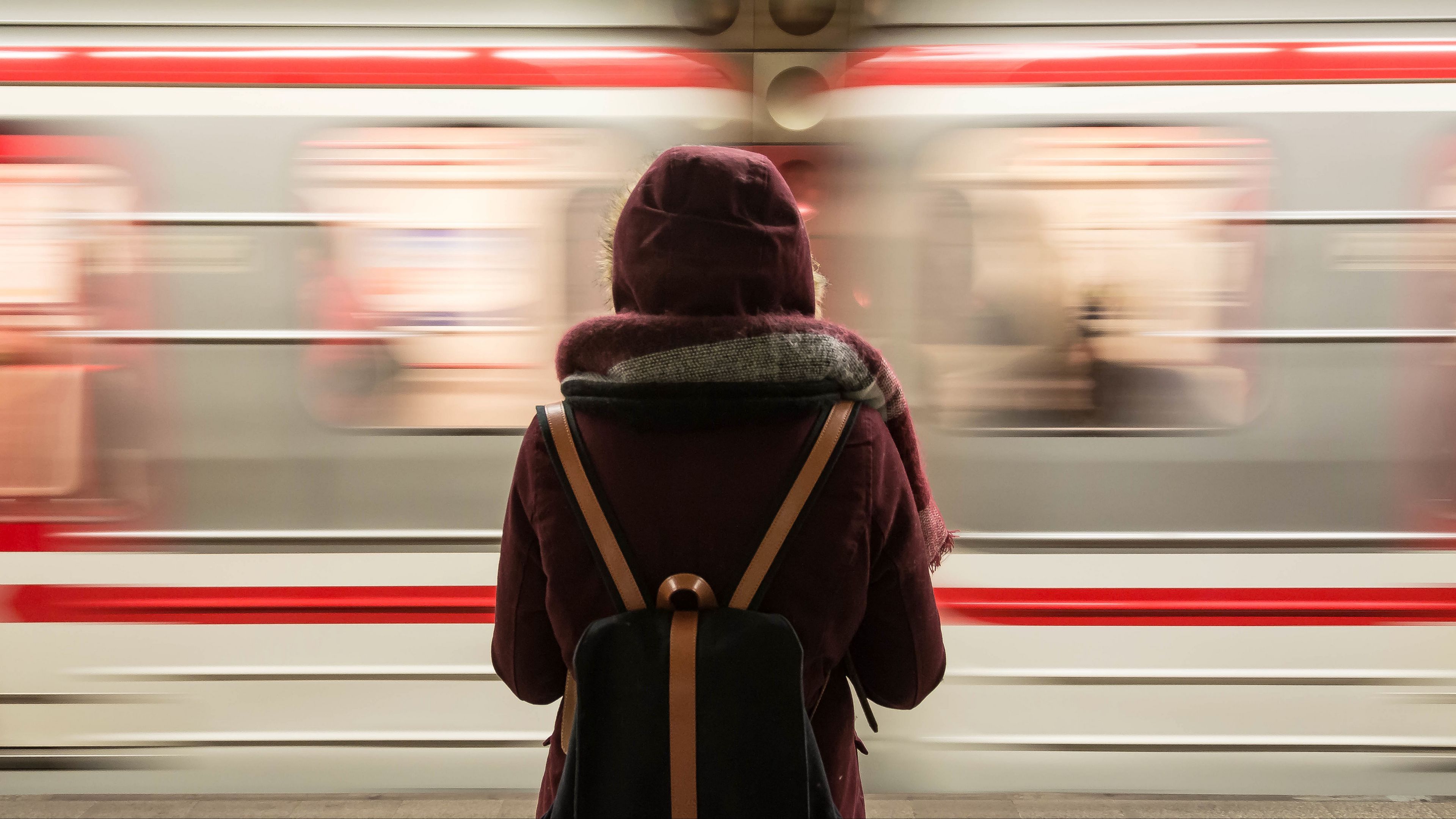 traveler, backpack, loneliness, train, station, speed, 4k, HD Wallpaper