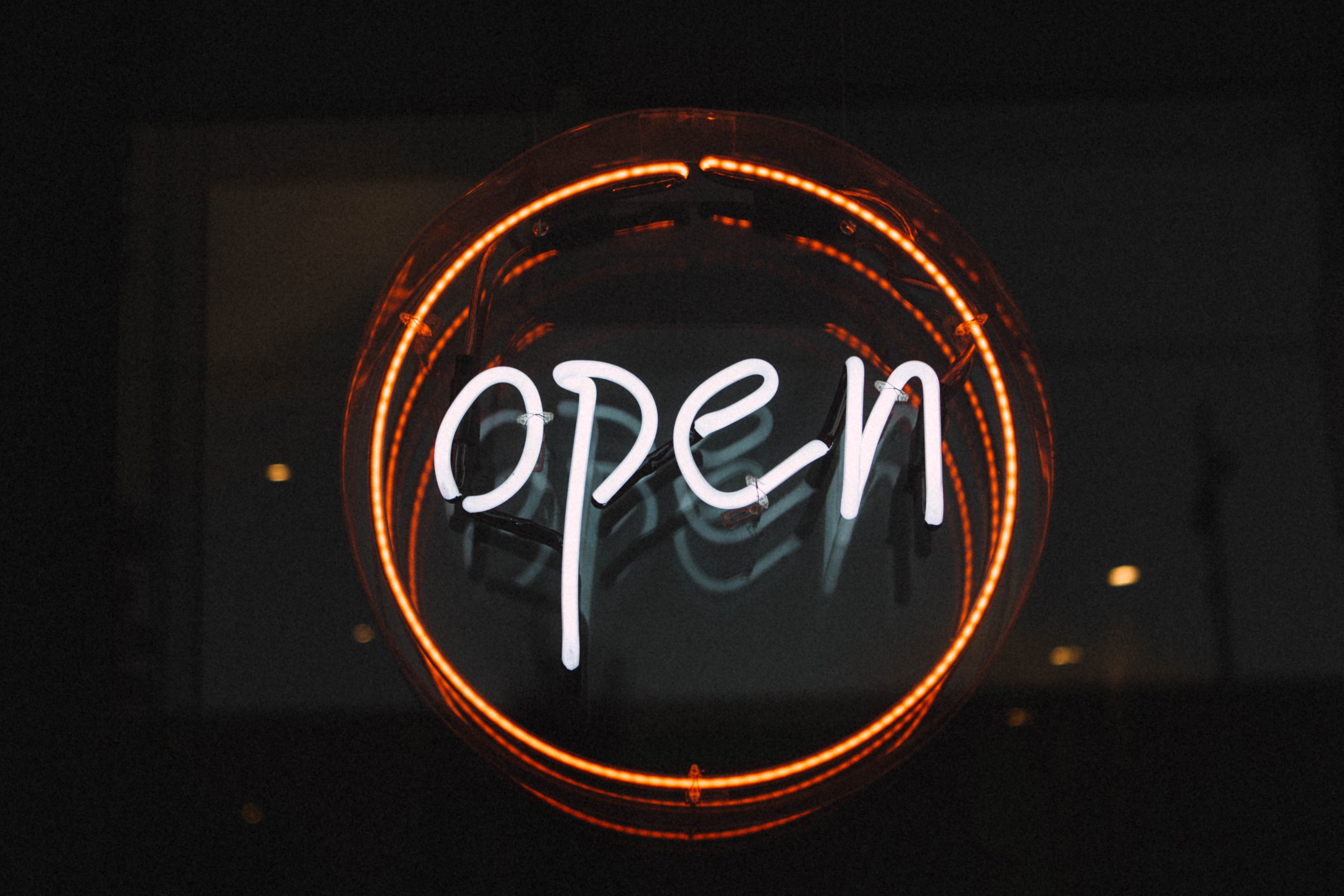 a round open neon in white and red, round open neon 4k, HD Wallpaper