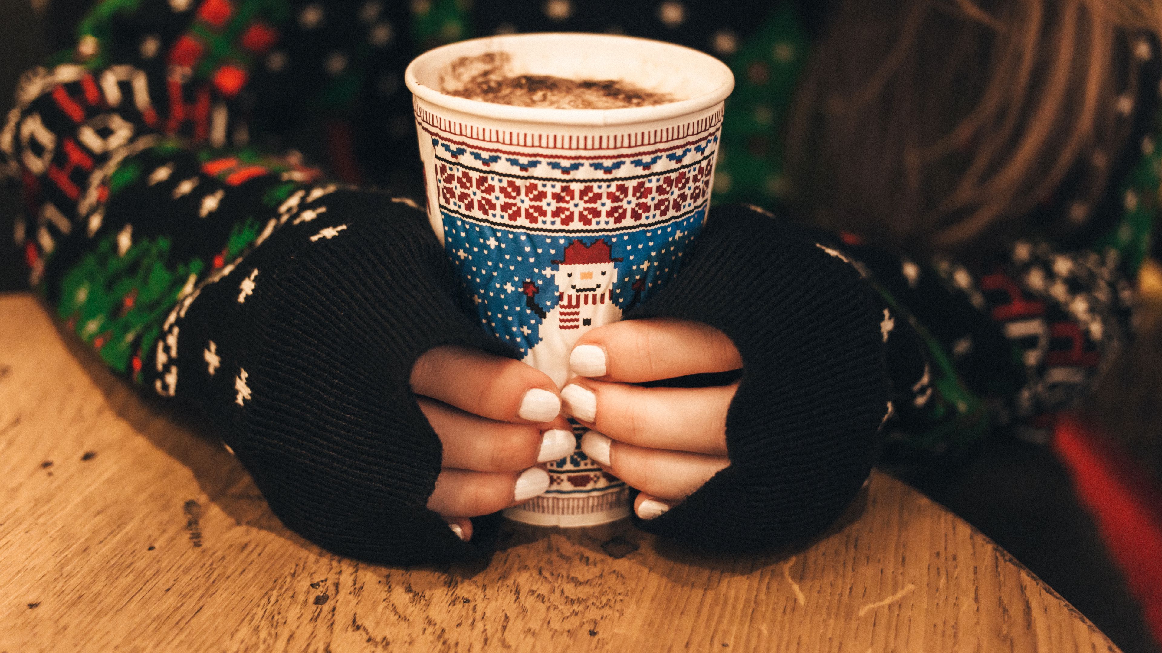 hands, coffee, sweater, christmas, 4k, HD Wallpaper