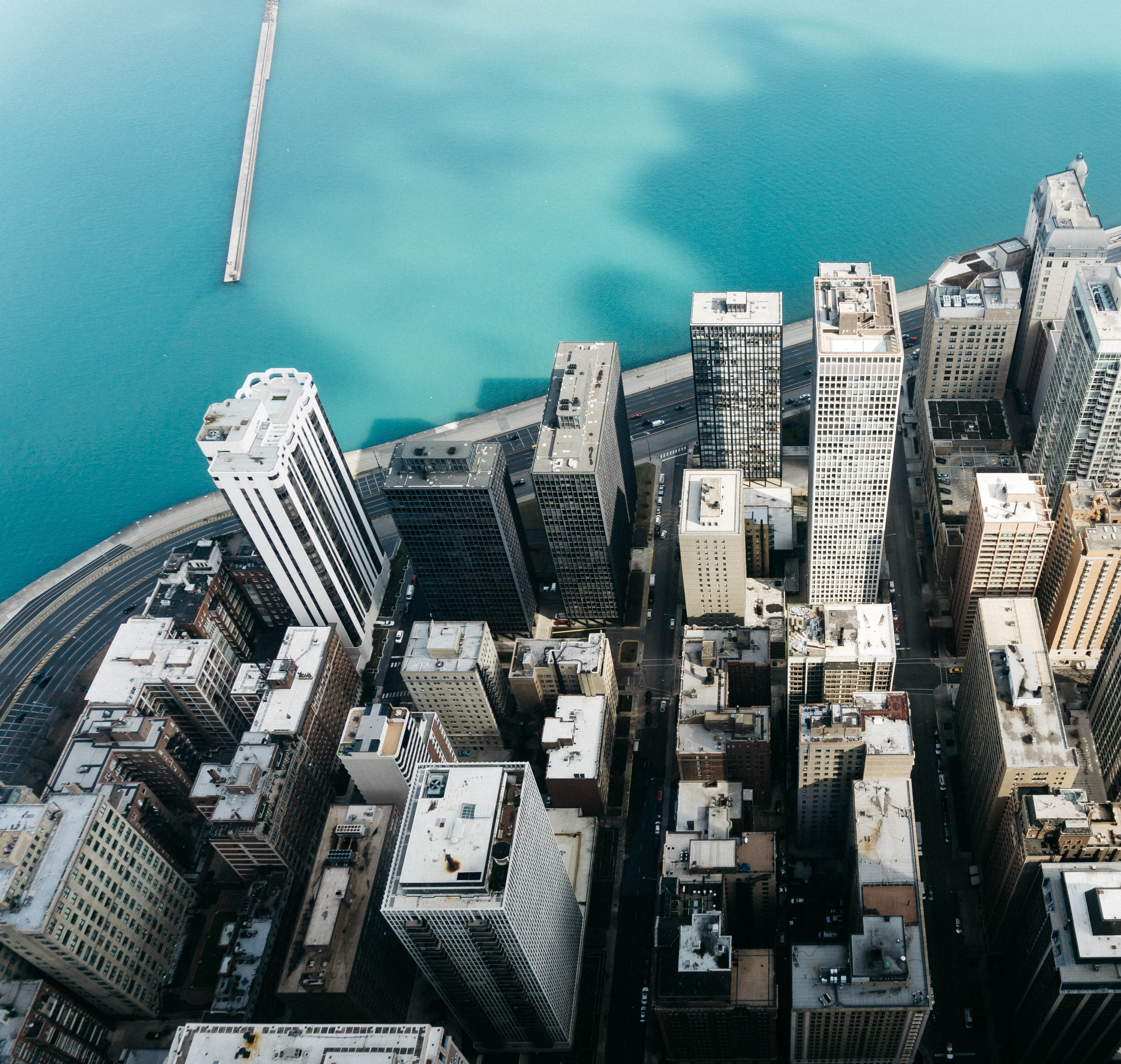 a drone shot of high rises near the michigan lake in chicago, edge 4k, HD Wallpaper