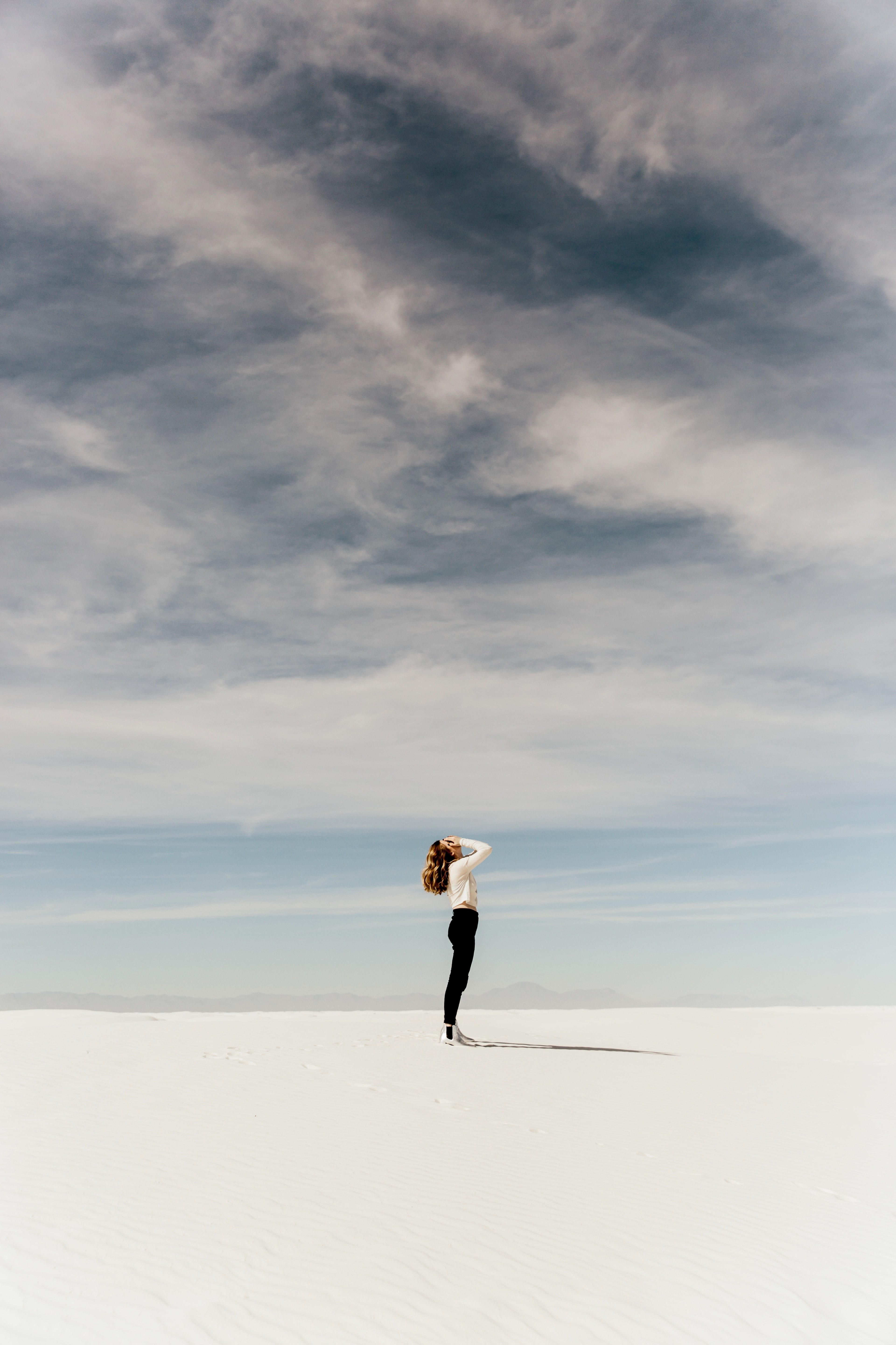 woman lady female and minimal hd, 4k, Phone HD Wallpaper