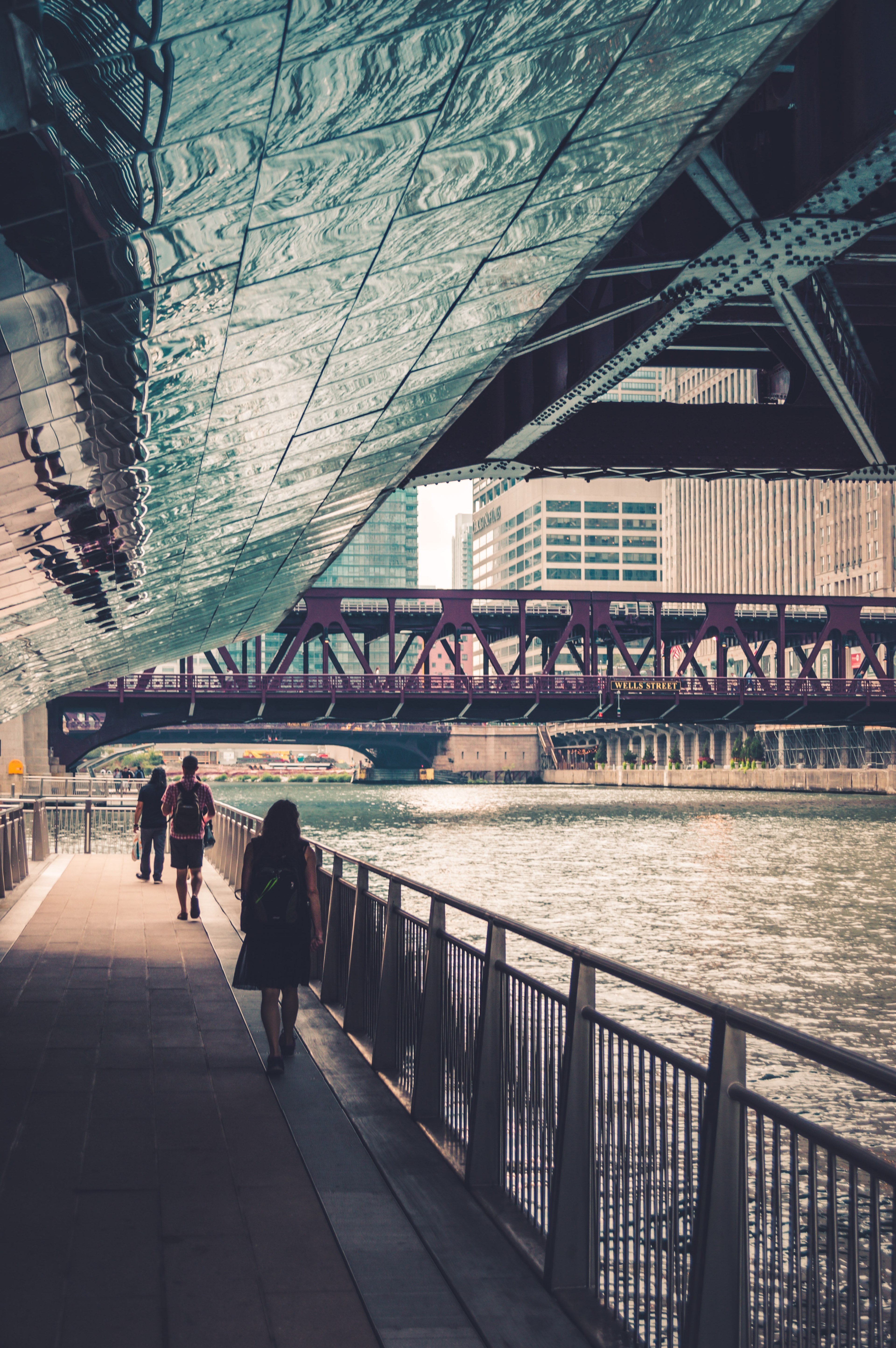 reflections under the bridge 4k, Phone HD Wallpaper