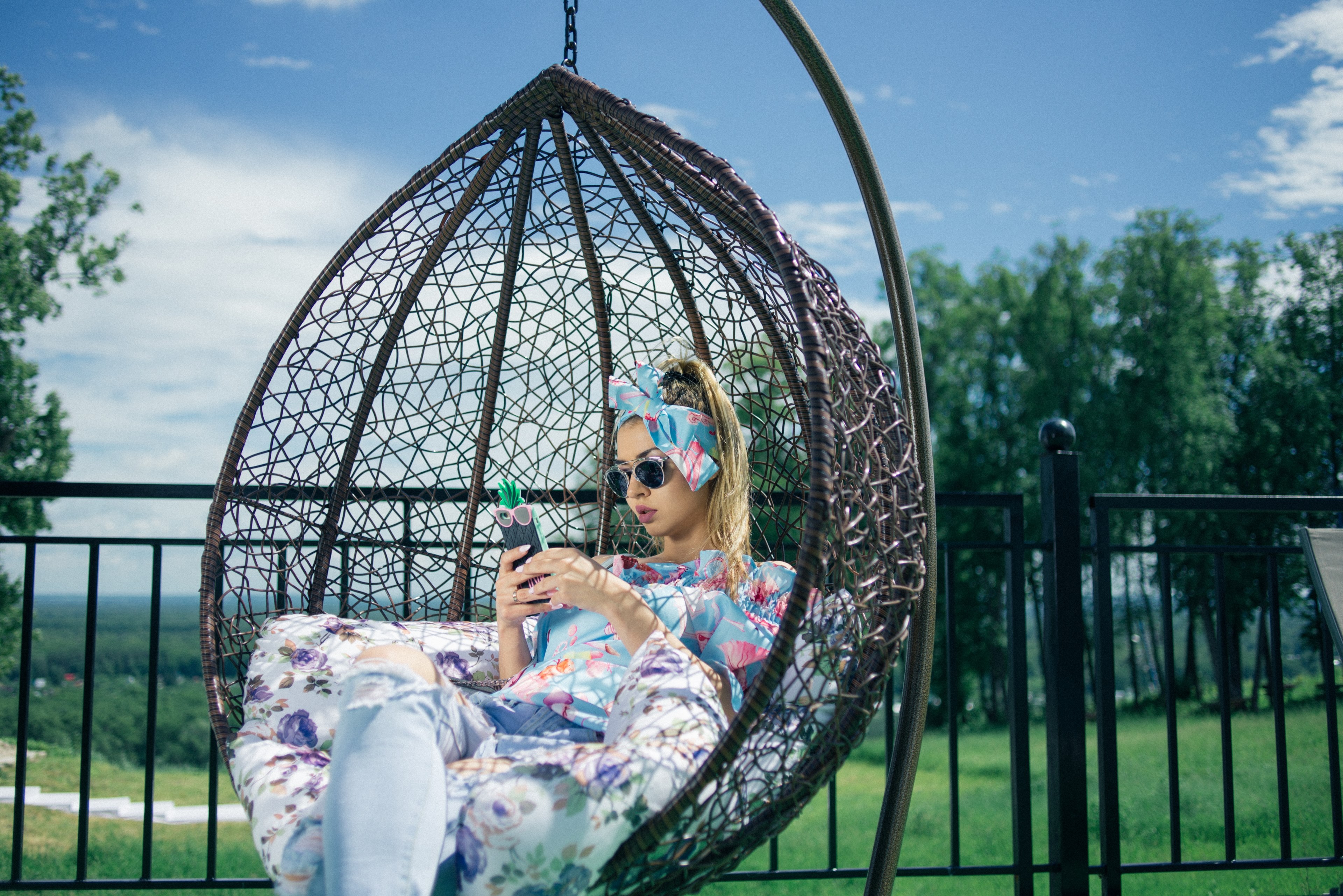 swing seat chair and model 4k, HD Wallpaper