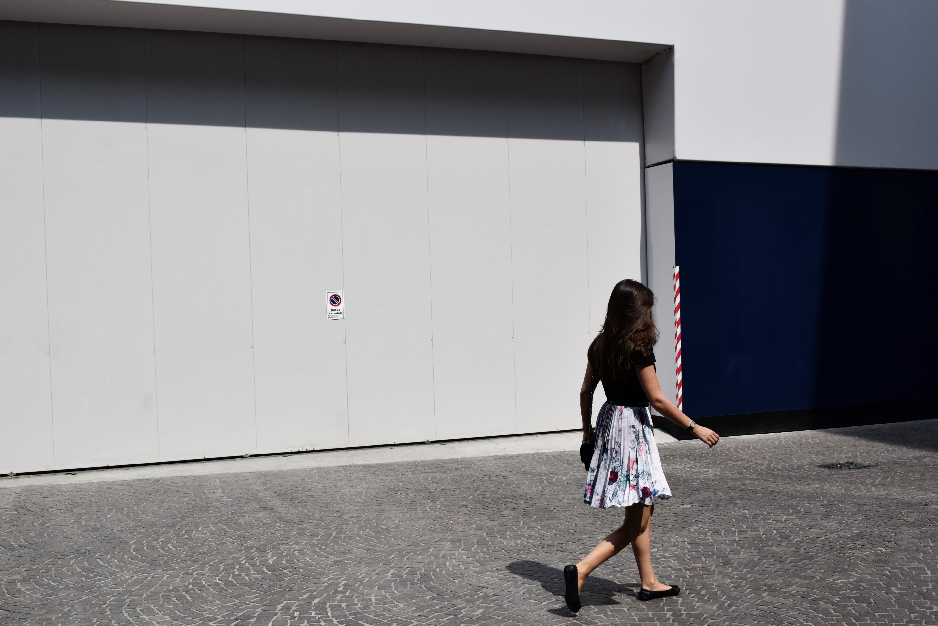 urban street life girl and minimalism 4k, HD Wallpaper