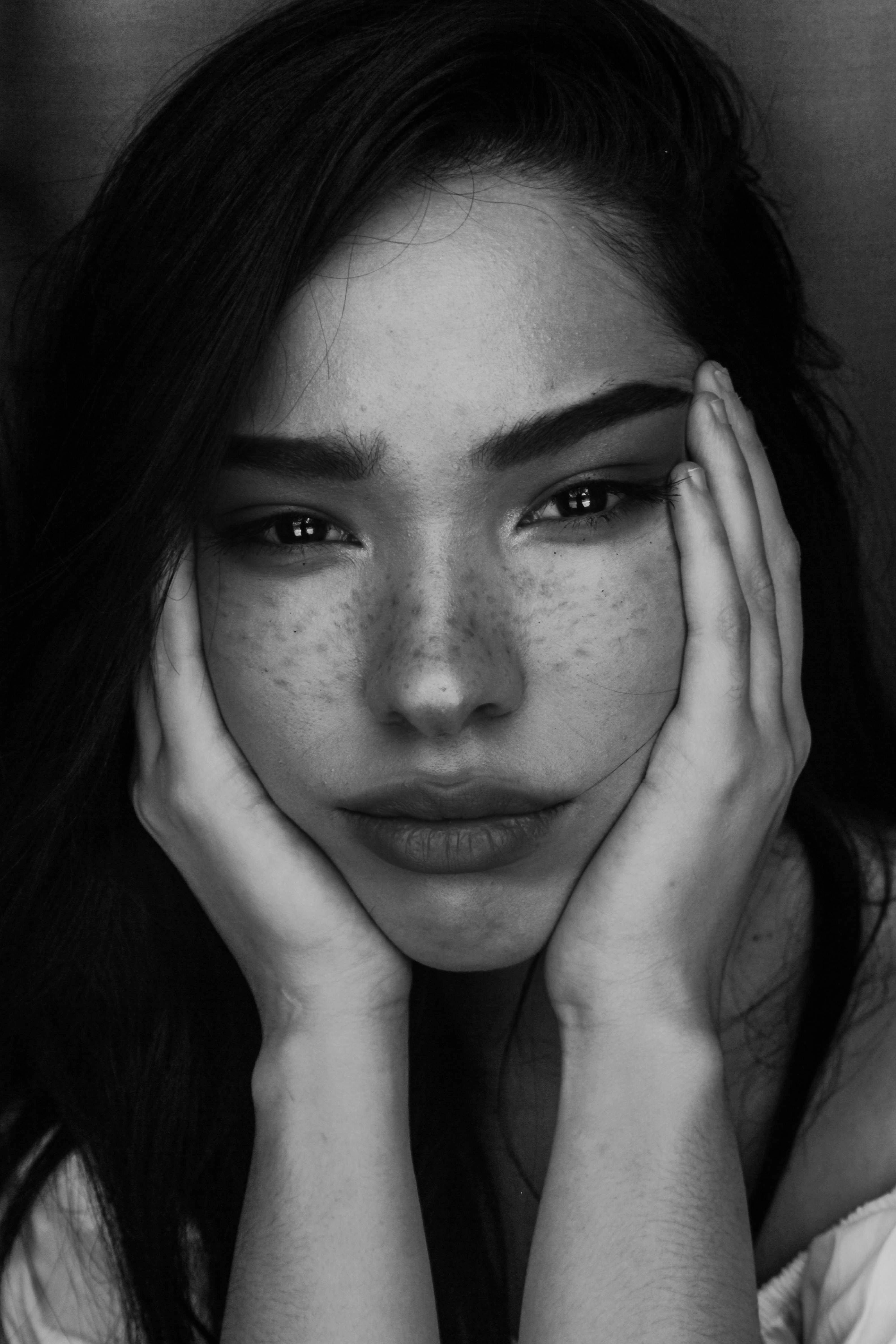 expressive girl 4k, Phone HD Wallpaper