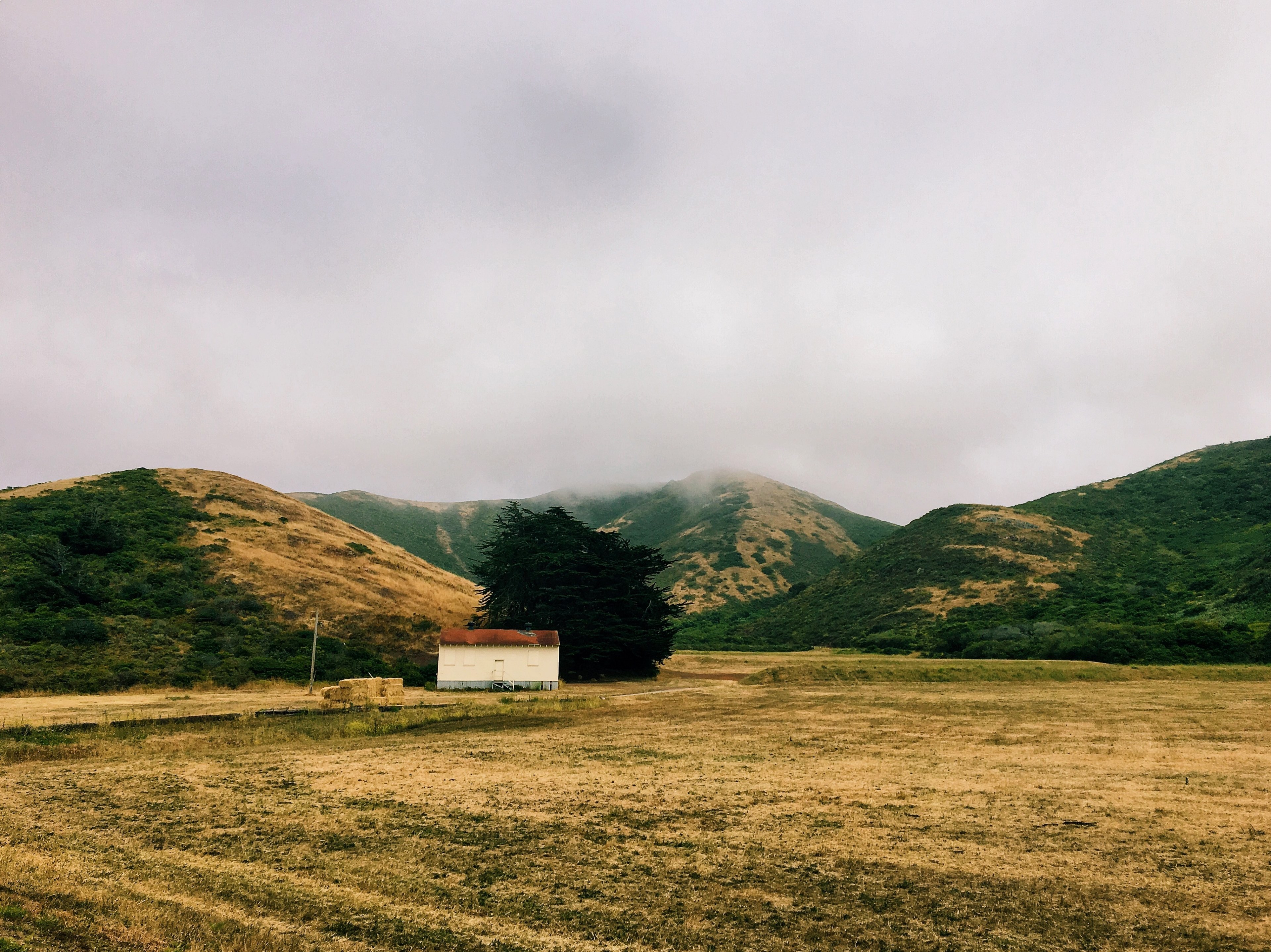 rural barn hill and cloud 4k, HD Wallpaper