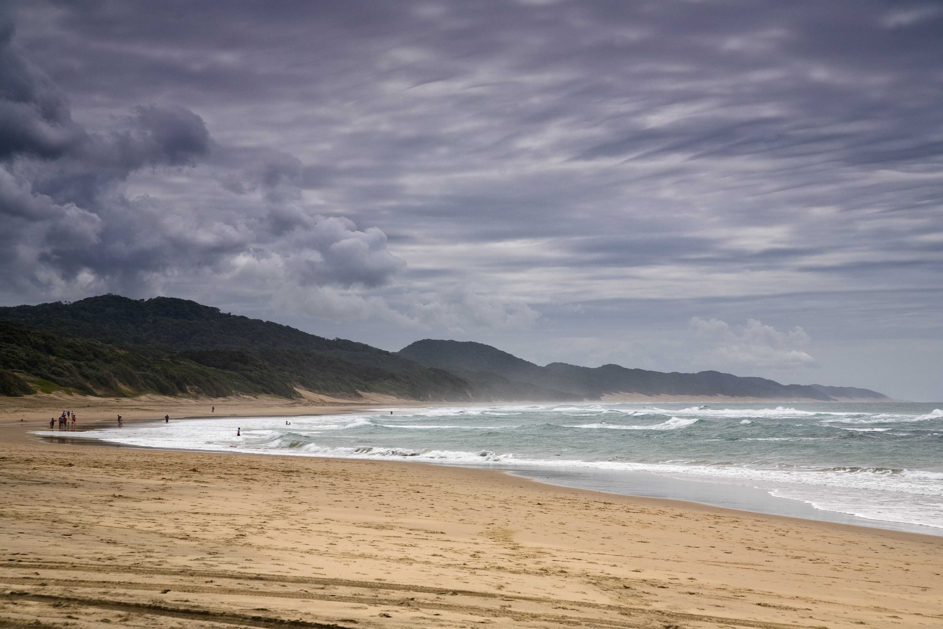 coastline stormy waters ocean shore and mountains forge a beautiful beach view, _beach around the coastline 4k, HD Wallpaper