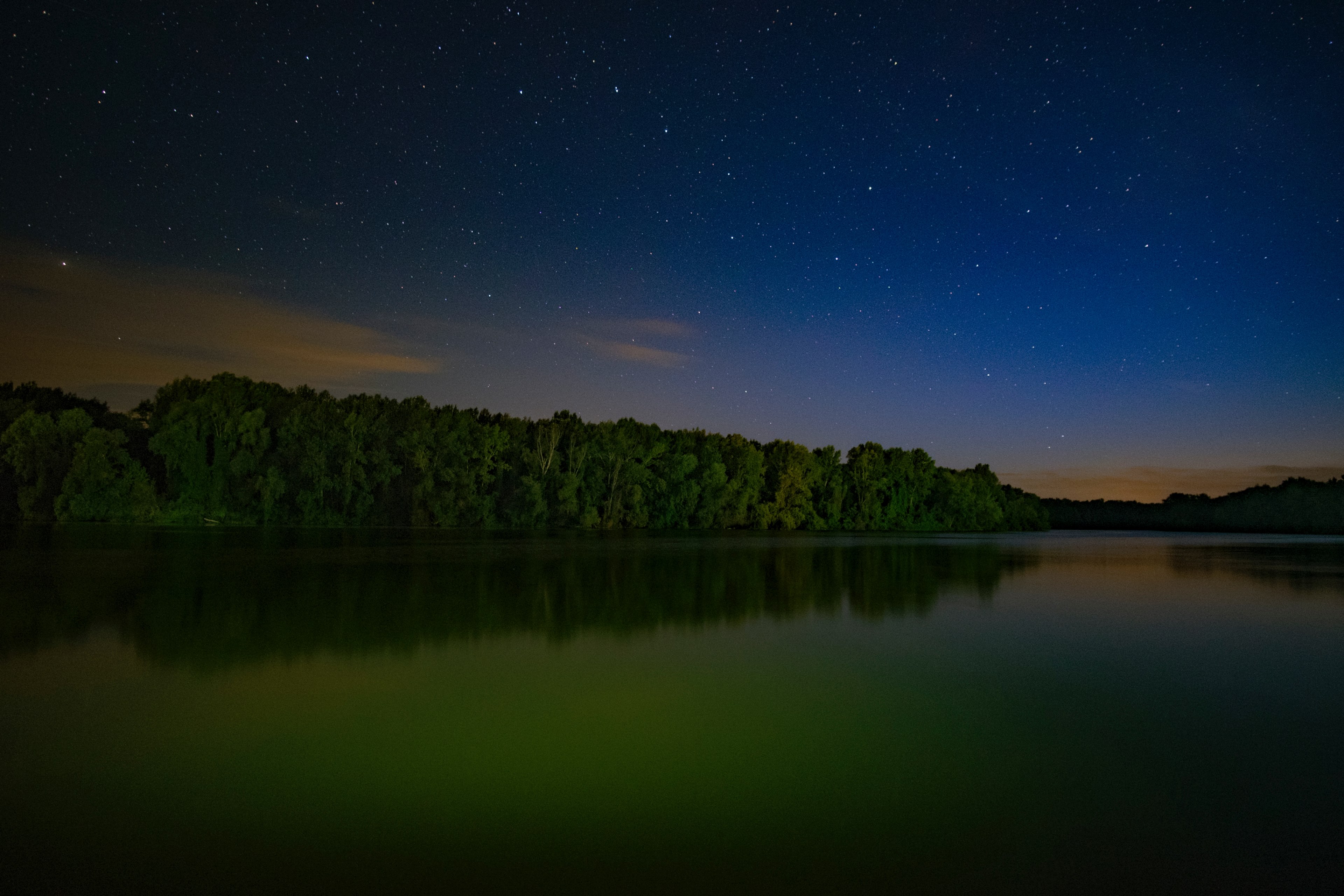 starry sky over a lake surrounded with green forests, tisza river 4k, HD Wallpaper