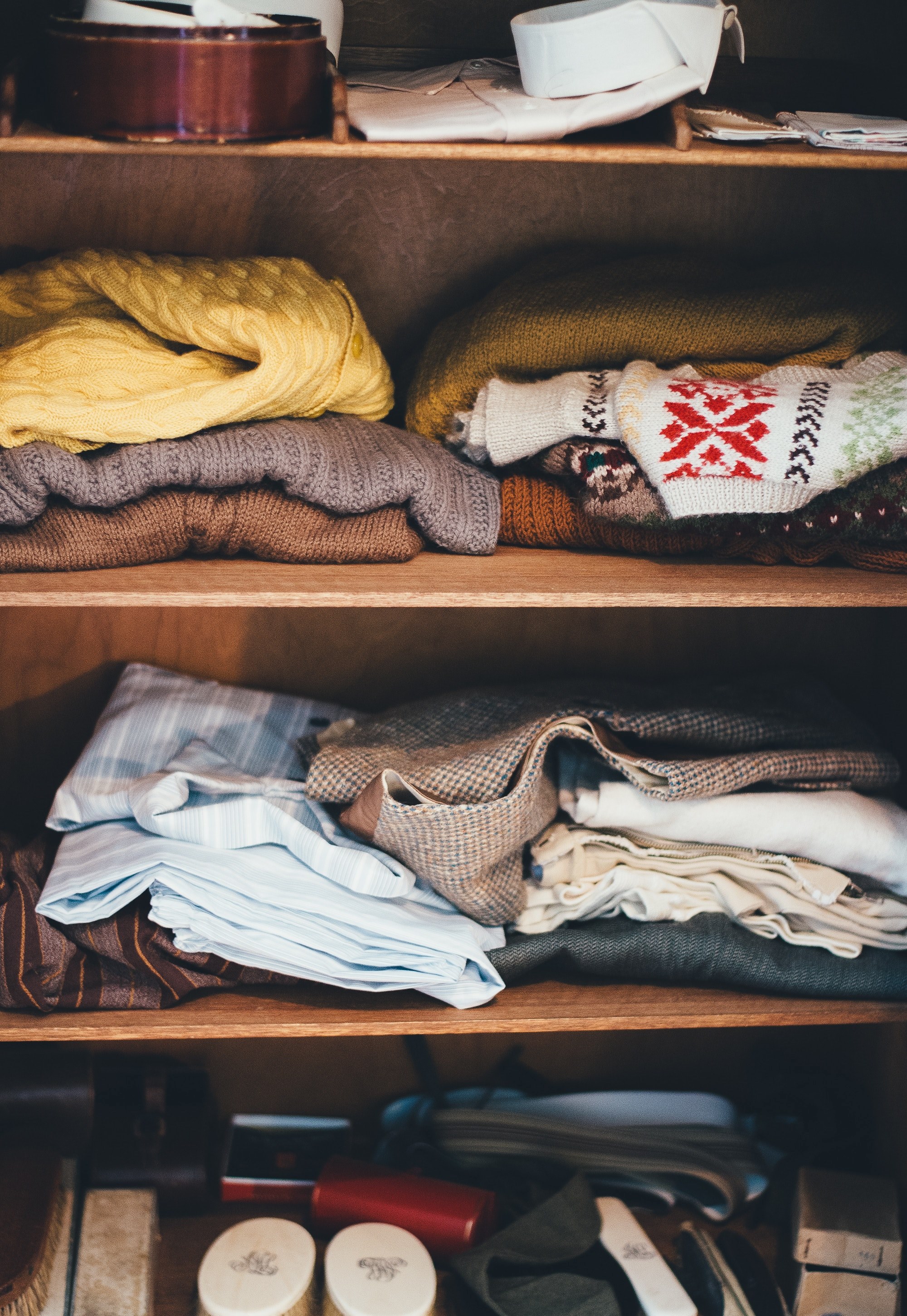shelf shirt sweater and closet hd, 4k, Phone HD Wallpaper
