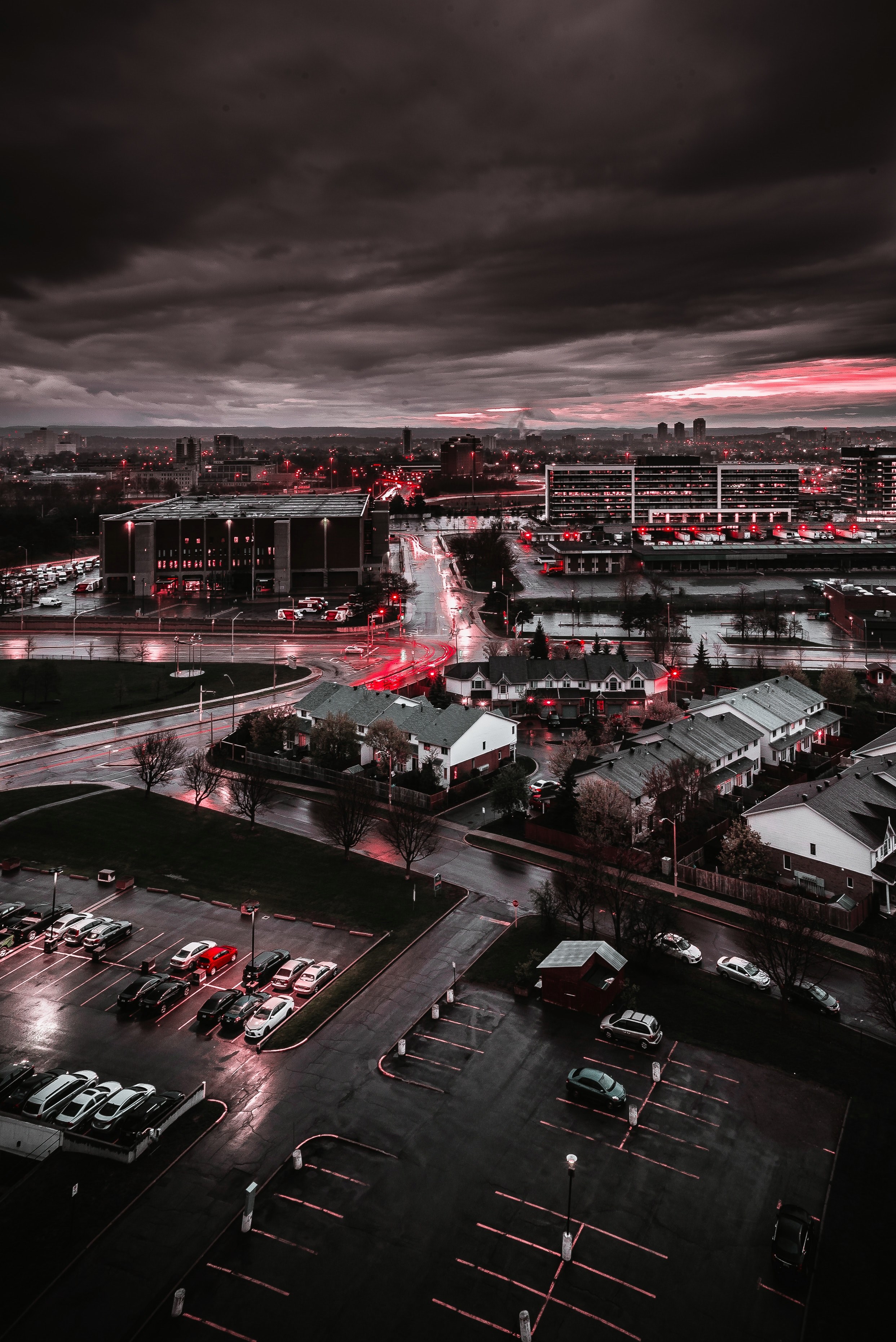 red lights in a town on a rainy evening, red lights in the rain 4k, Phone HD Wallpaper