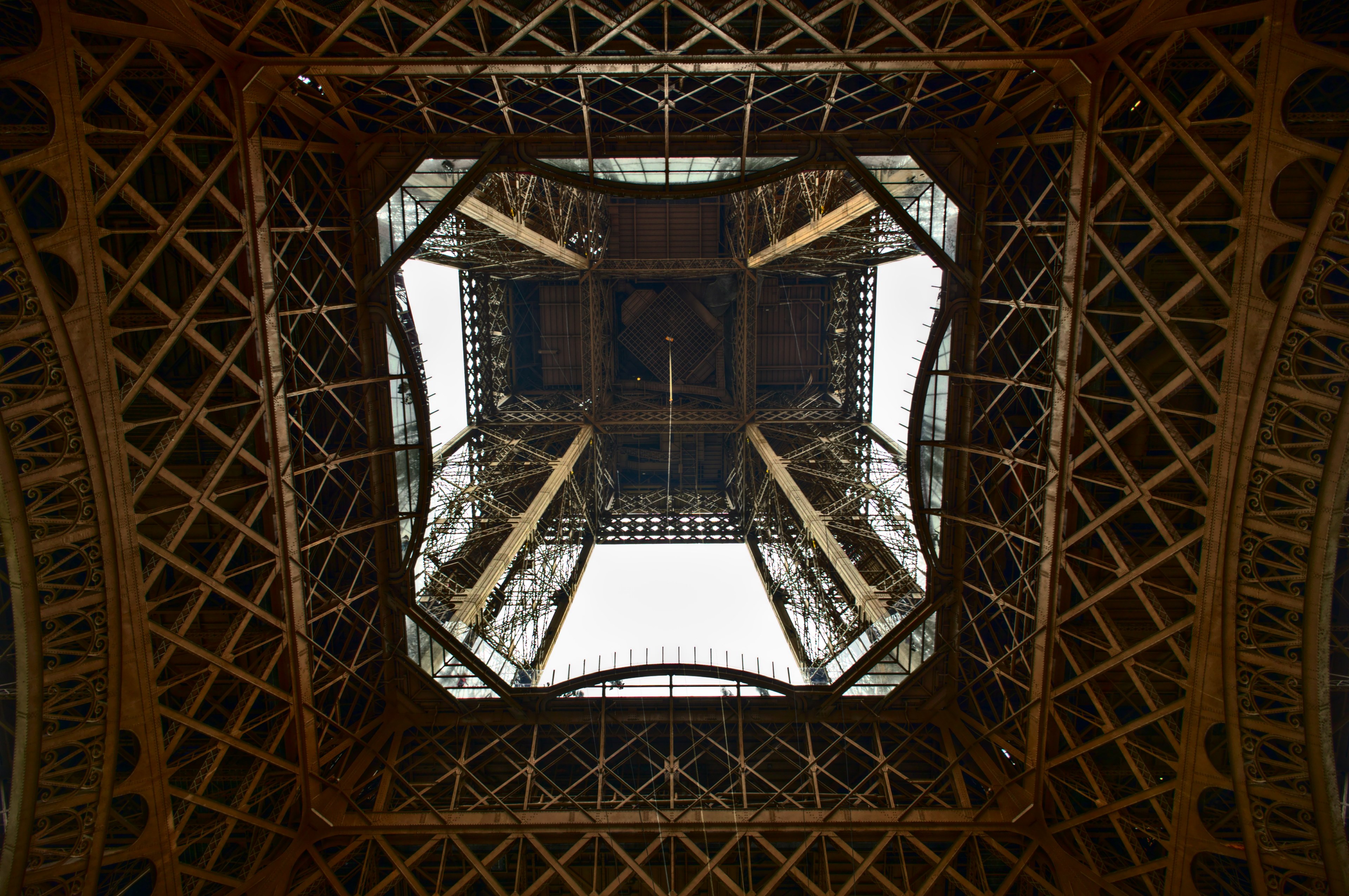 looking up at the frame of the eiffel tower in paris from directly underneath it, underside of eiffel tower 4k, HD Wallpaper