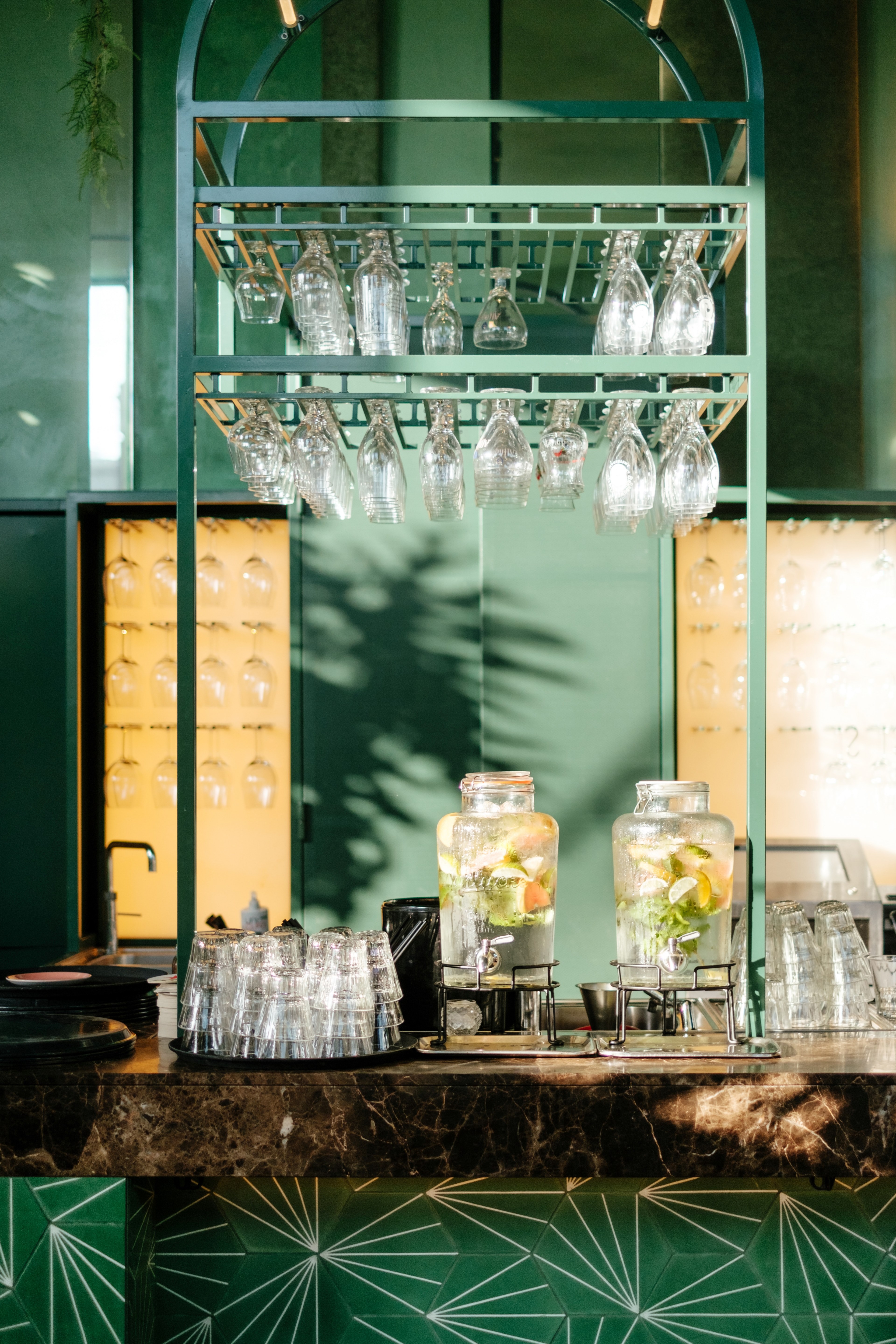 bar cafe glass and water hd, 4k, Phone HD Wallpaper