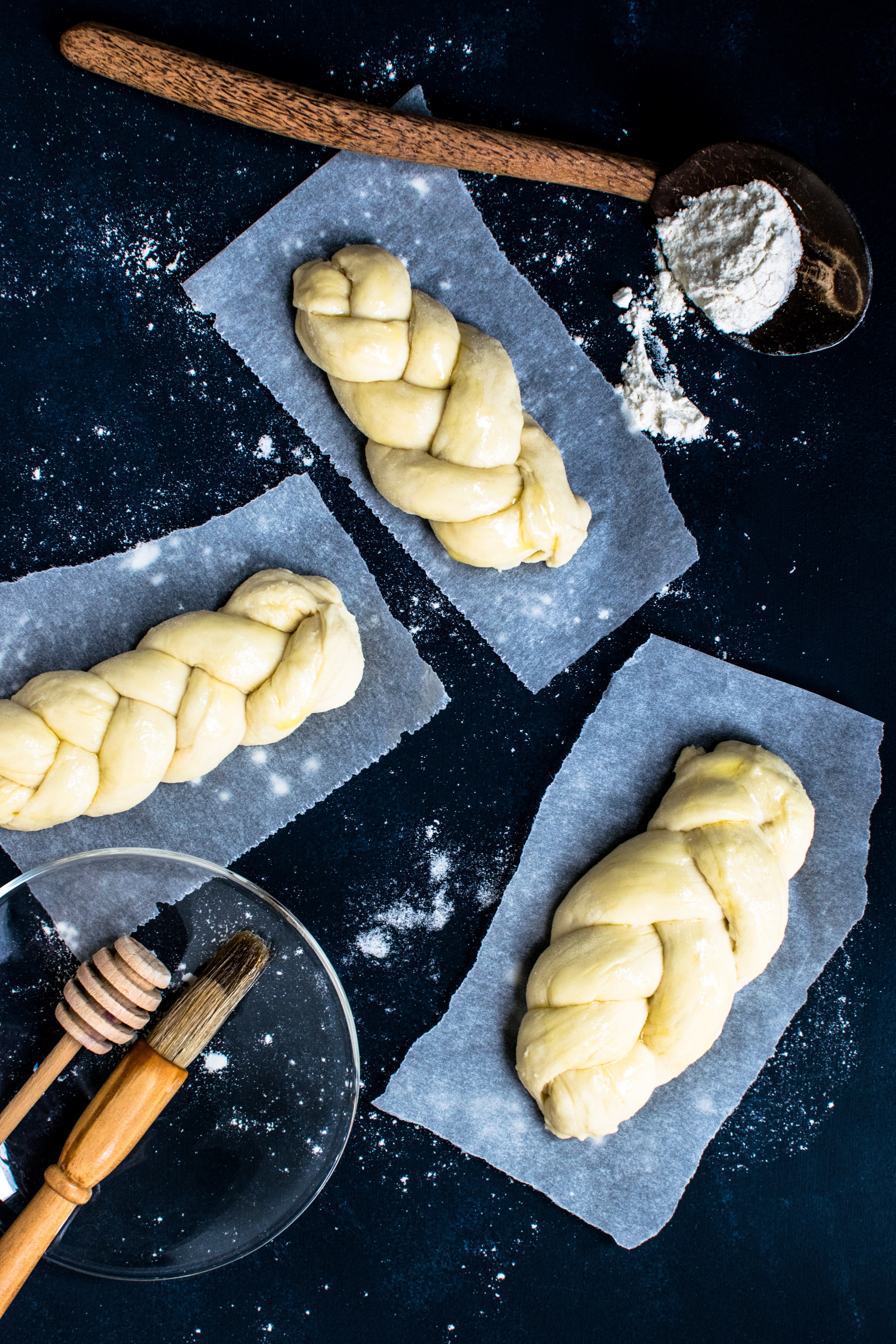 three pastries on parchment paper, _yeast dough 4k, Phone HD Wallpaper