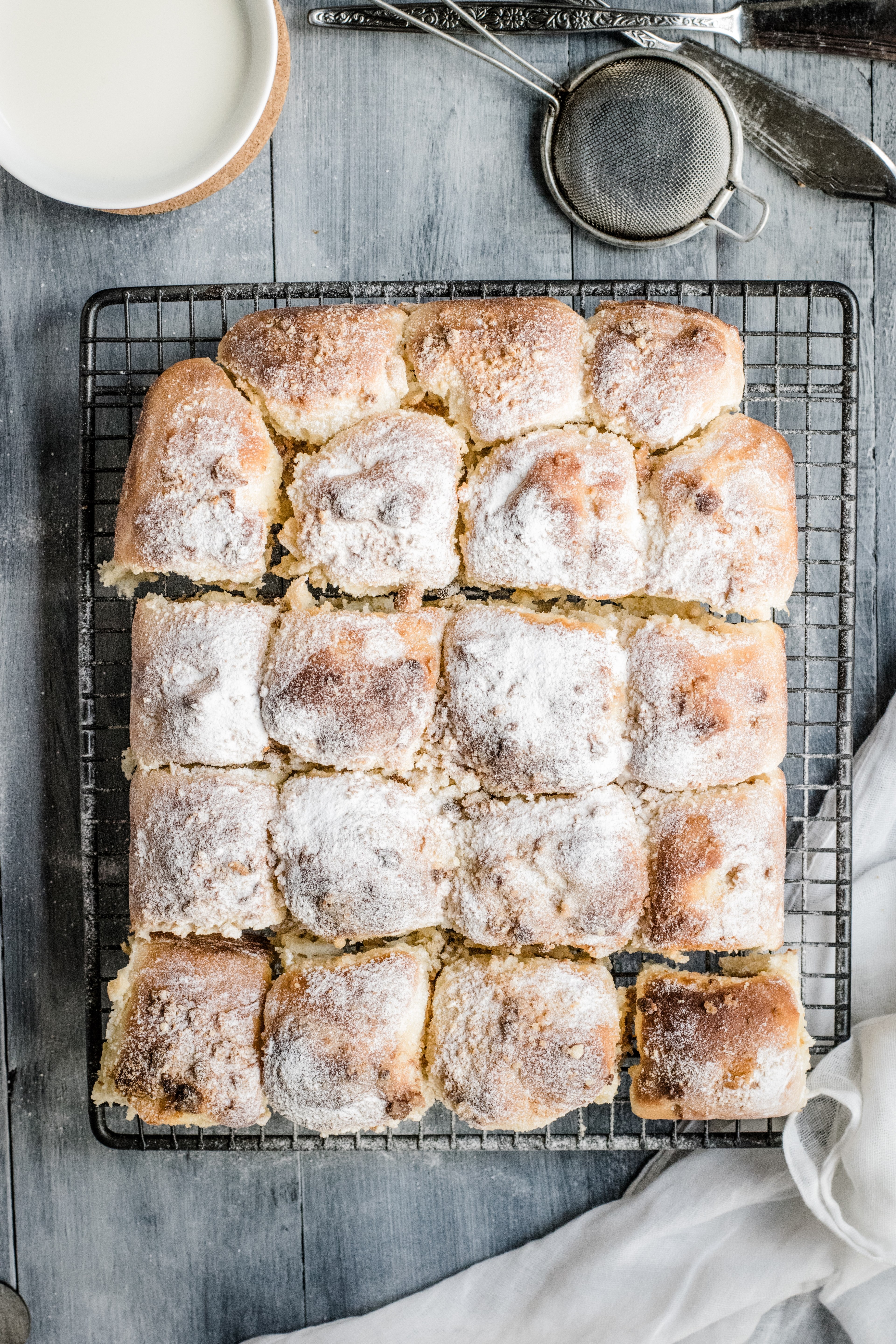 yeast buns with jam 4k, Phone HD Wallpaper