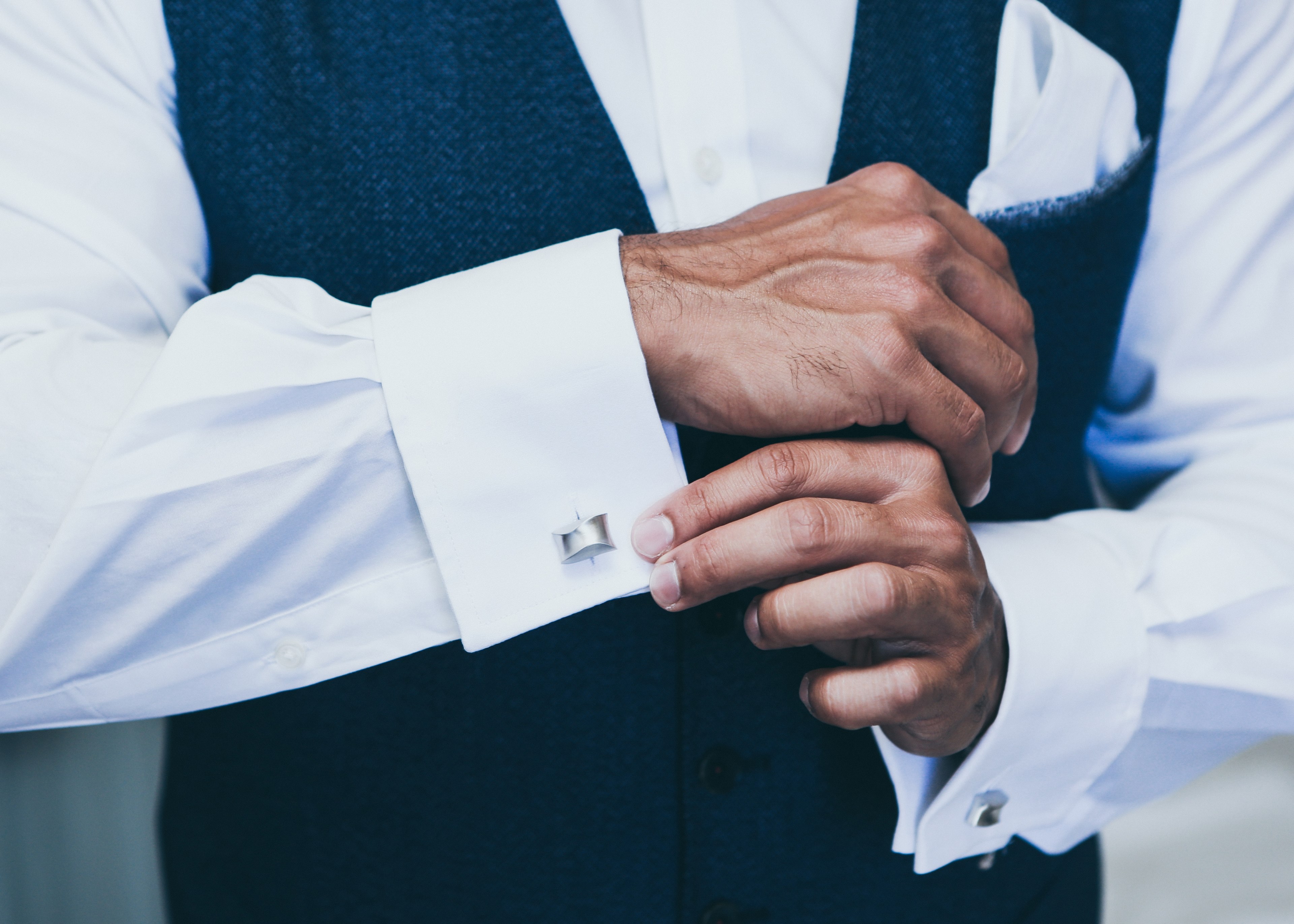 groom getting ready 4k, HD Wallpaper