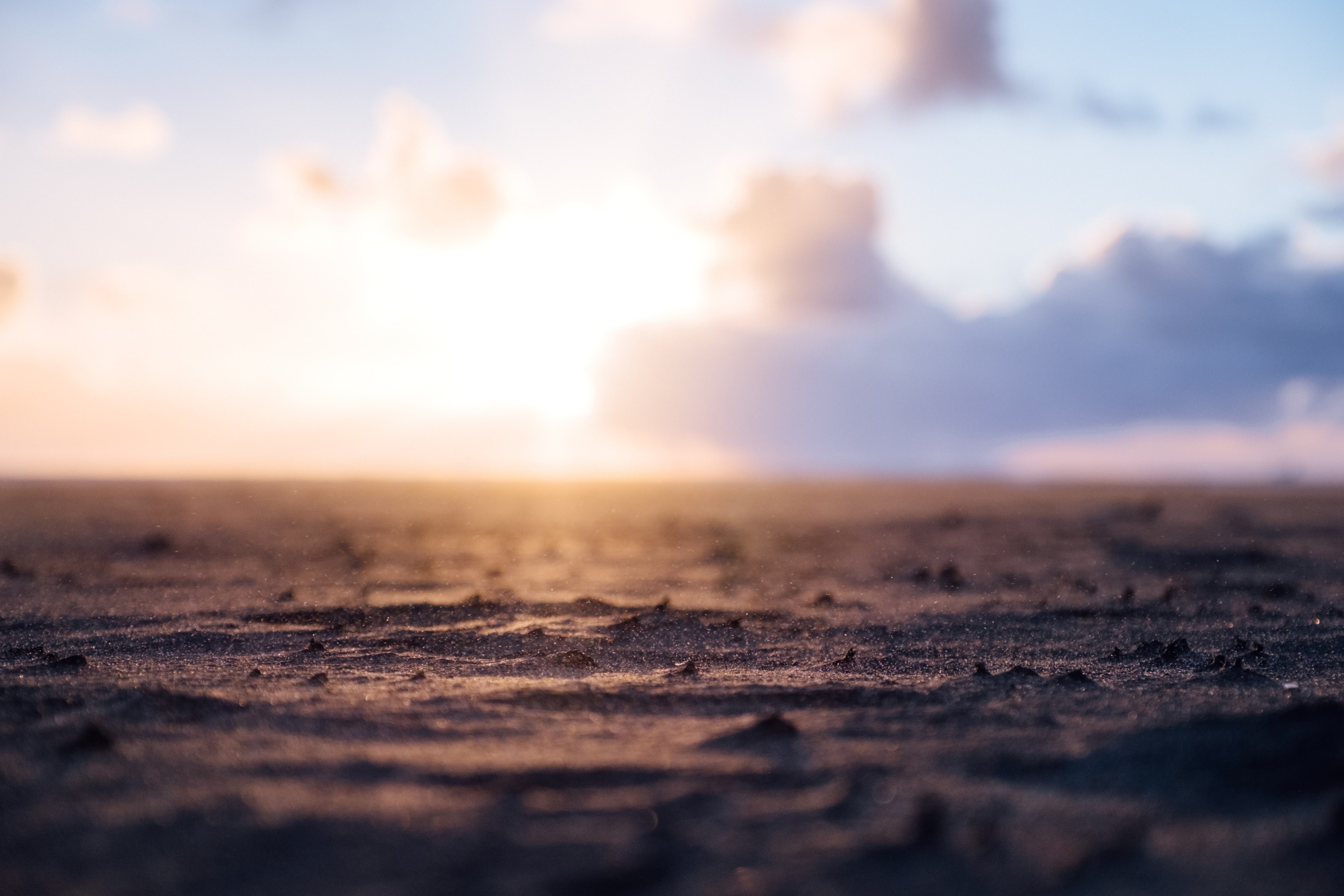 rain rippling the ocean surface in ocean beach at sunset, sunset sandstorm 4k, HD Wallpaper