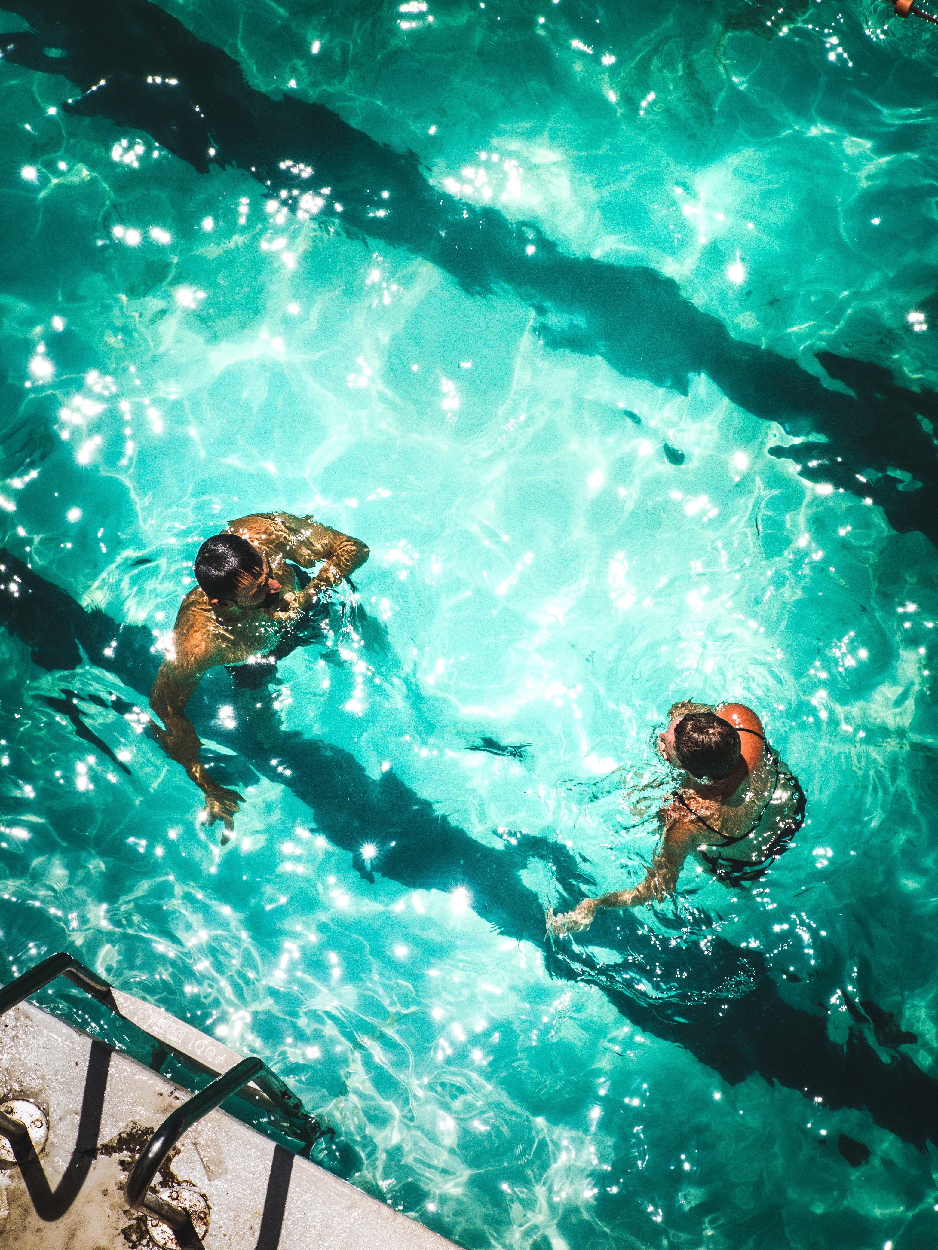 drone view of two persons in the bondi icebergs pool, couple in a pool 4k, Phone HD Wallpaper