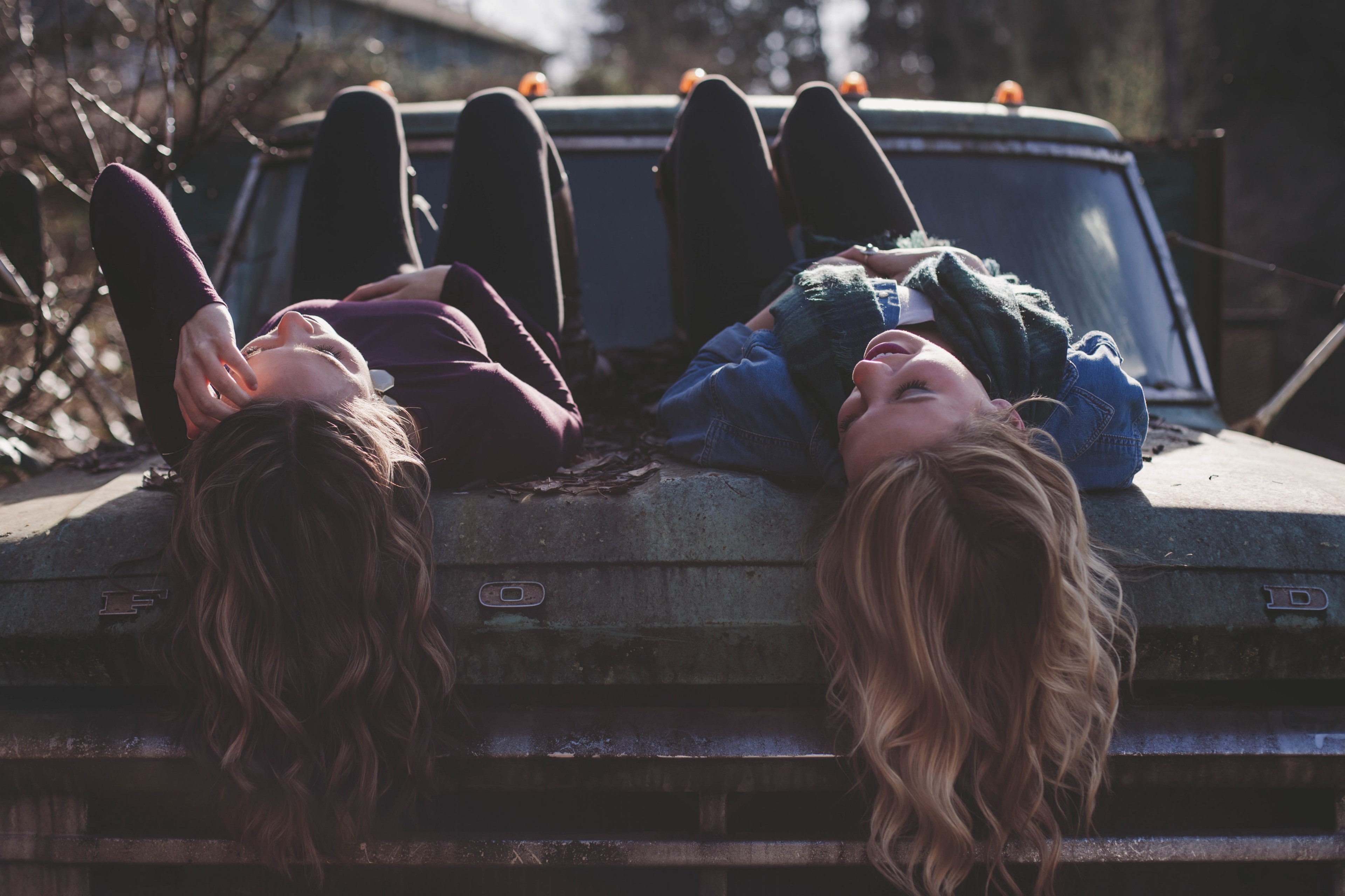 teens girls lying on the hood of the old truck, _girls on old truck 4k, HD Wallpaper