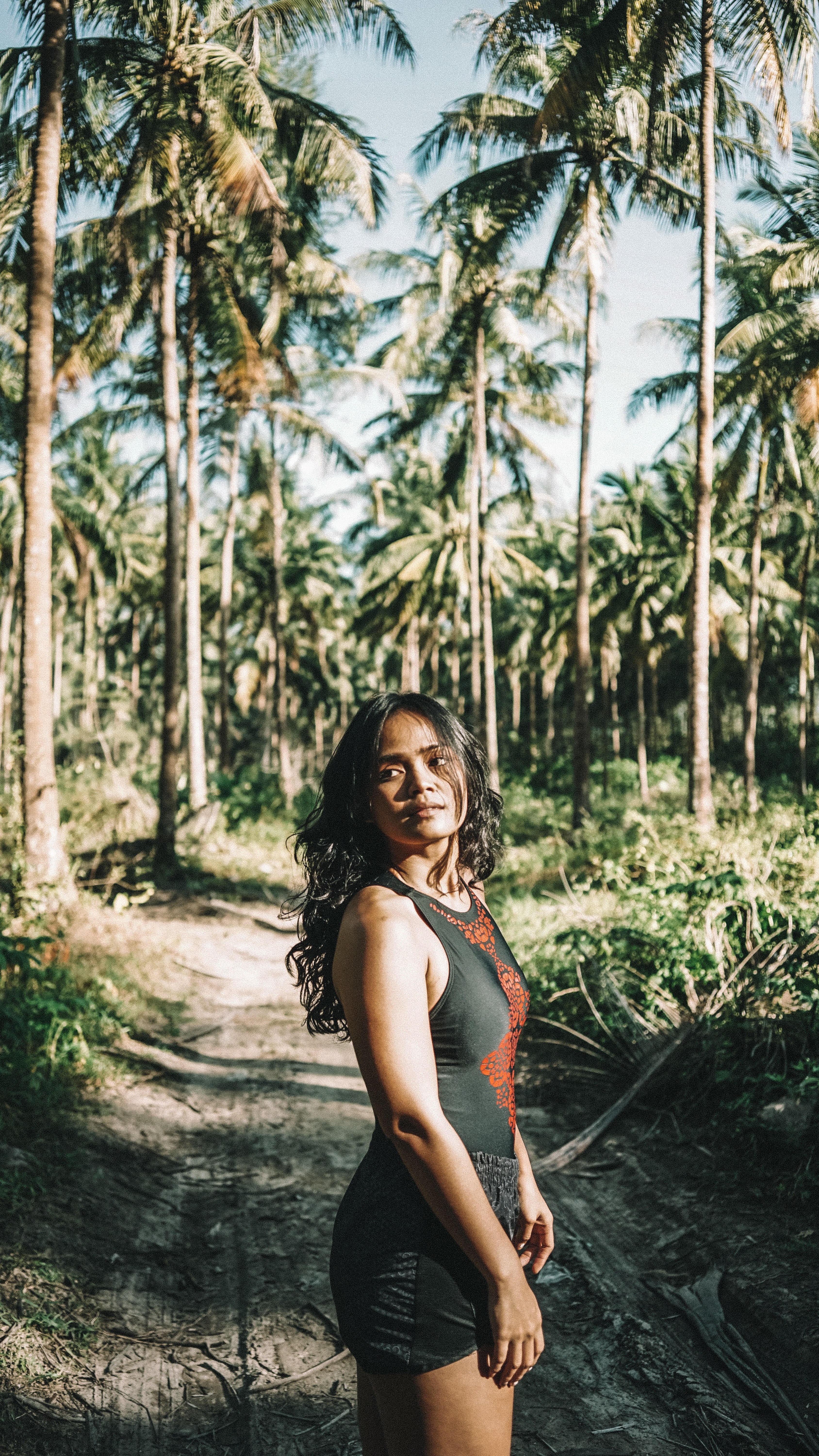woman female tree and palm tree hd, 4k, Phone HD Wallpaper