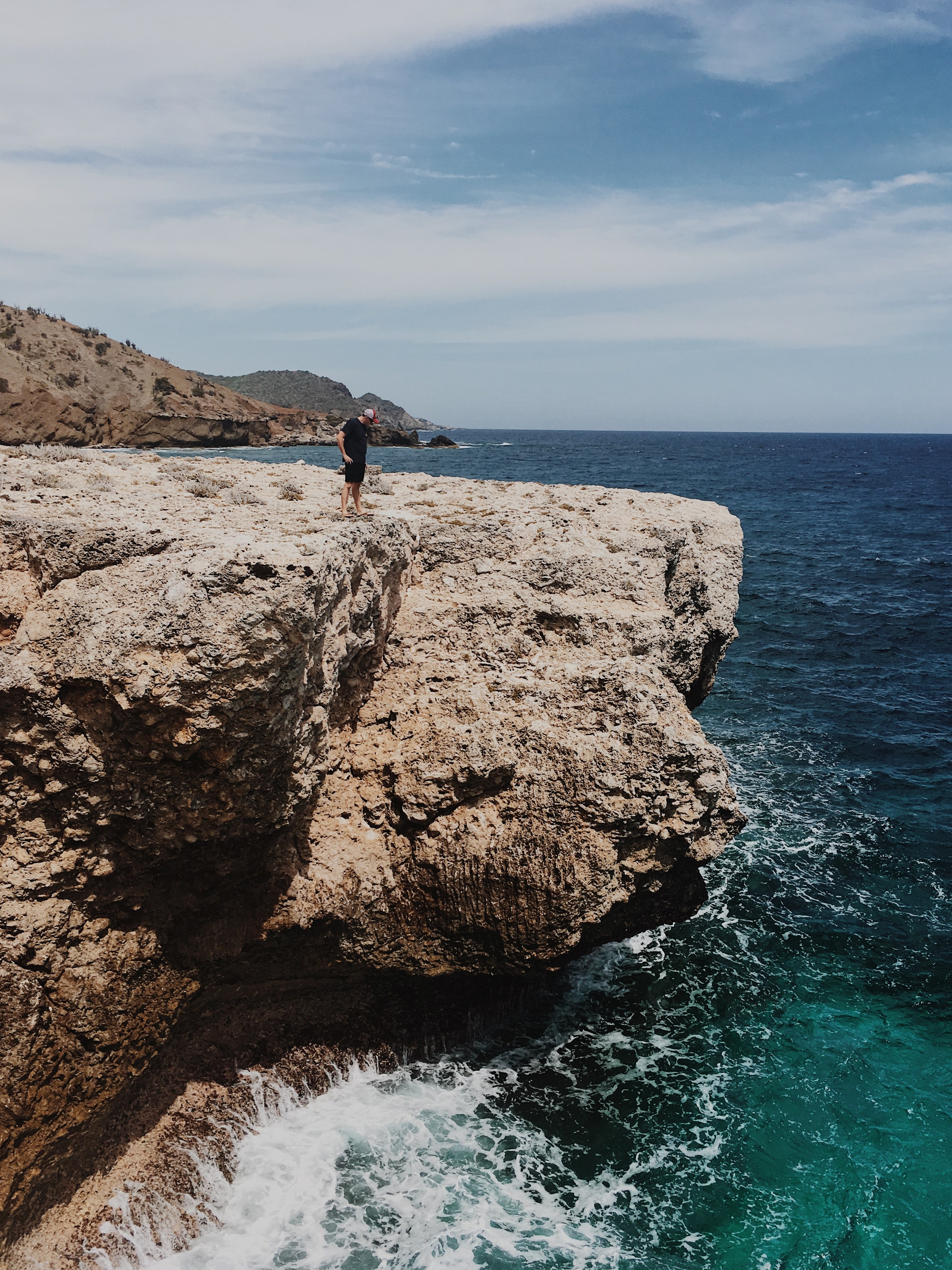 cliffside on a friday afternoon 4k, Phone HD Wallpaper