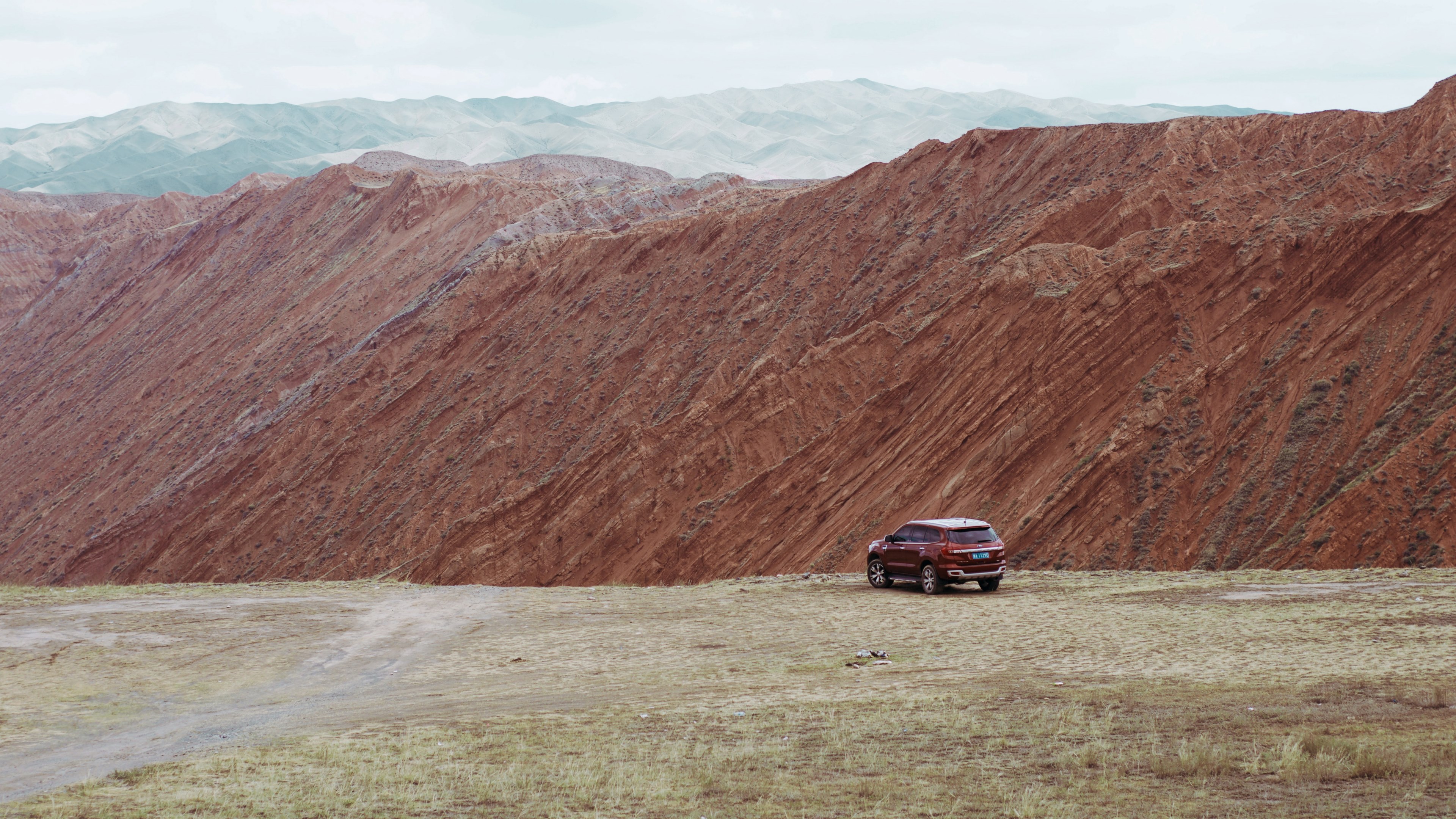 highland layered landscape landscape and car 4k, HD Wallpaper