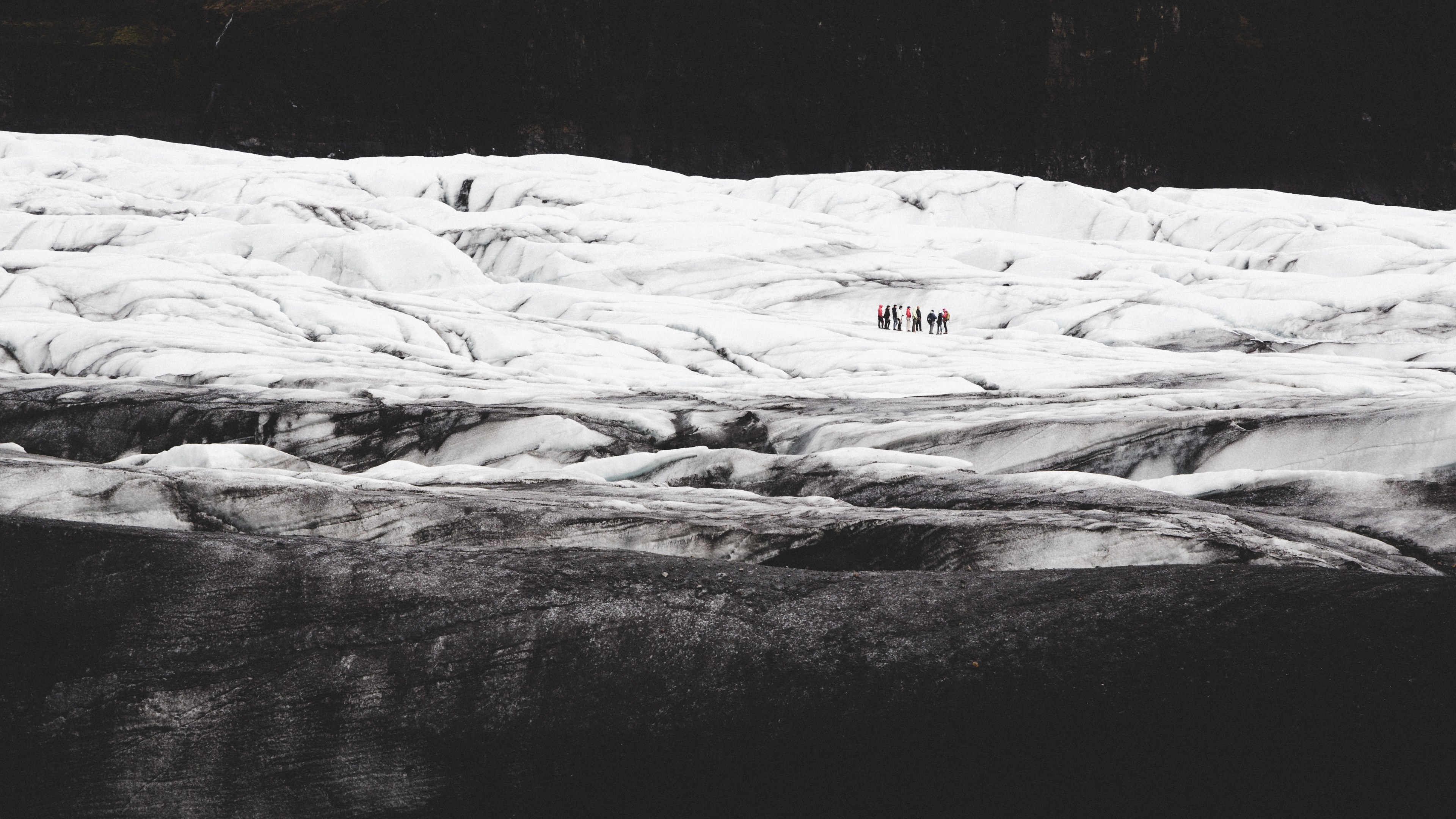 hikers explore snowy glacial landscapes in iceland, icelandic landscapes 4k, HD Wallpaper